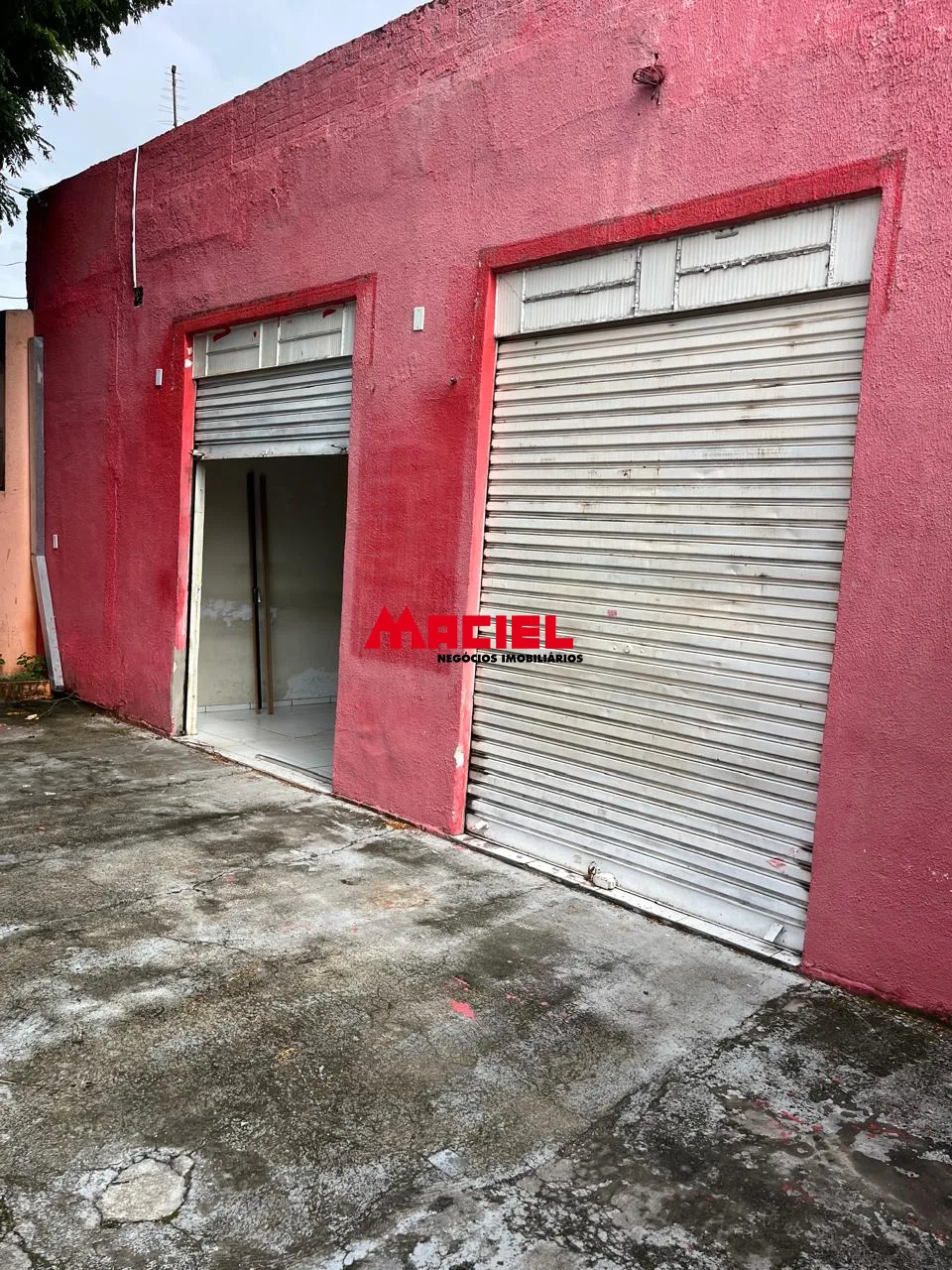 Alugar Comercial / Ponto Comercial em S&atilde;o Jos&eacute; dos Campos R$ 4.000,00 - Foto 1