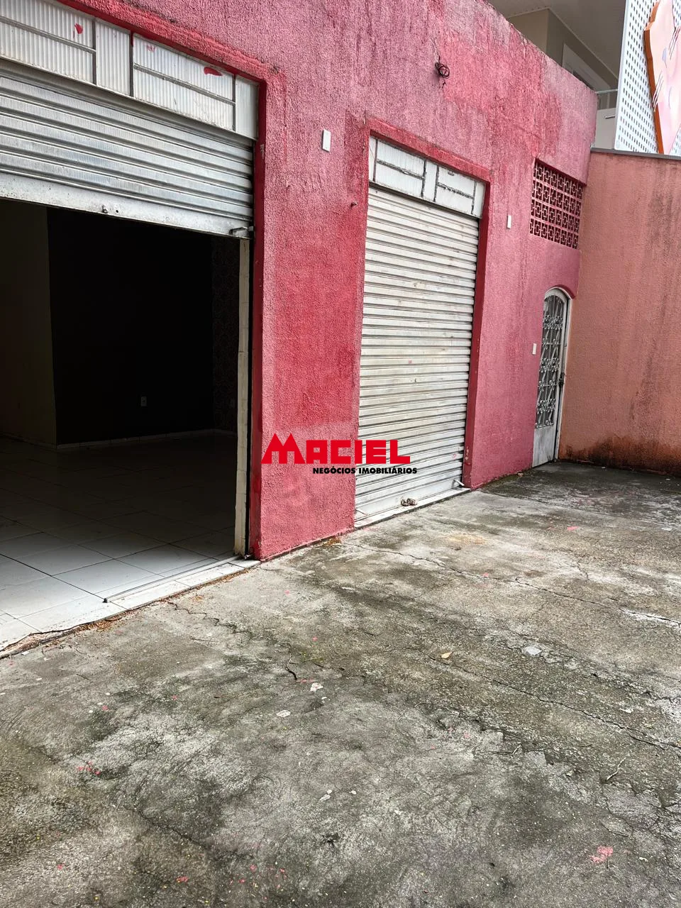 Alugar Comercial / Ponto Comercial em S&atilde;o Jos&eacute; dos Campos R$ 4.000,00 - Foto 2