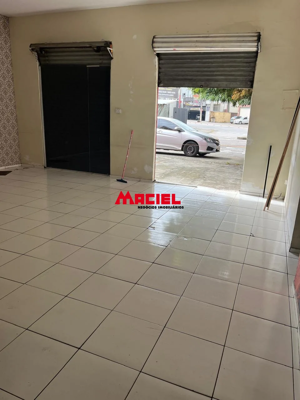 Alugar Comercial / Ponto Comercial em S&atilde;o Jos&eacute; dos Campos R$ 4.000,00 - Foto 3