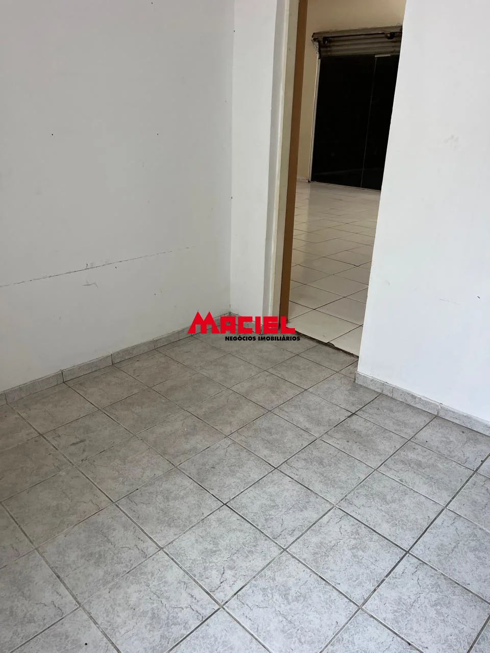 Alugar Comercial / Ponto Comercial em S&atilde;o Jos&eacute; dos Campos R$ 4.000,00 - Foto 8
