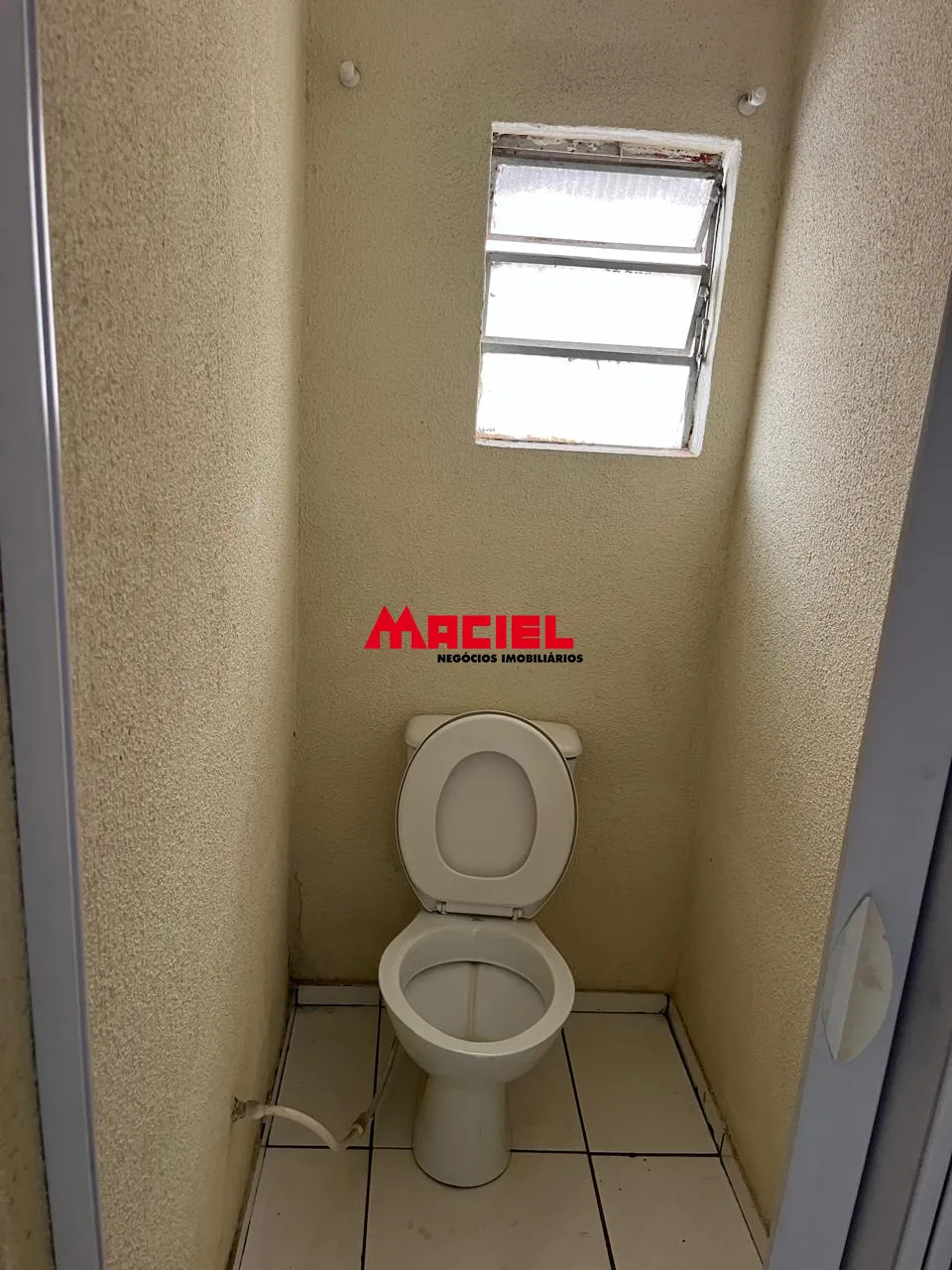 Alugar Comercial / Ponto Comercial em S&atilde;o Jos&eacute; dos Campos R$ 4.000,00 - Foto 11