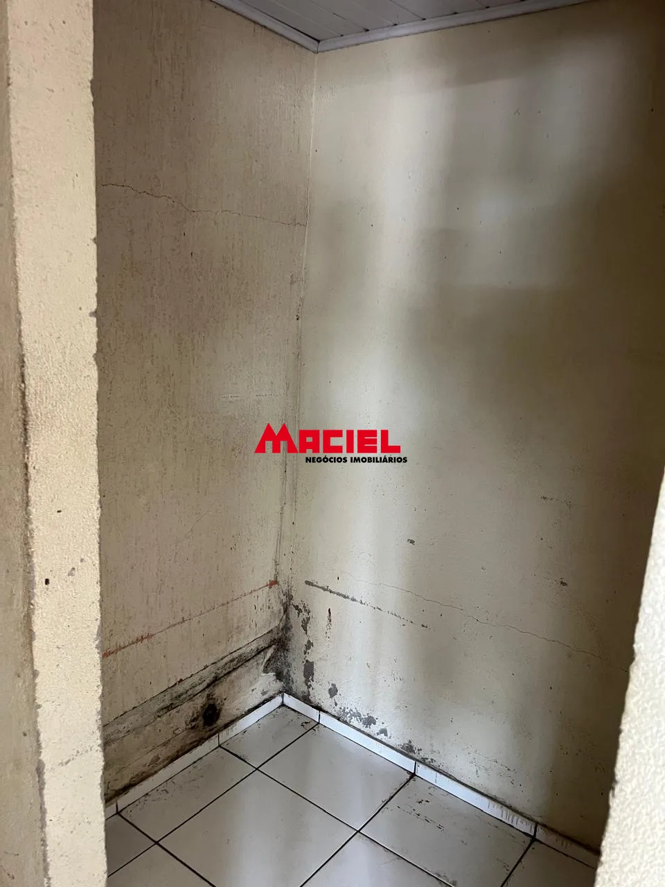 Alugar Comercial / Ponto Comercial em S&atilde;o Jos&eacute; dos Campos R$ 4.000,00 - Foto 14