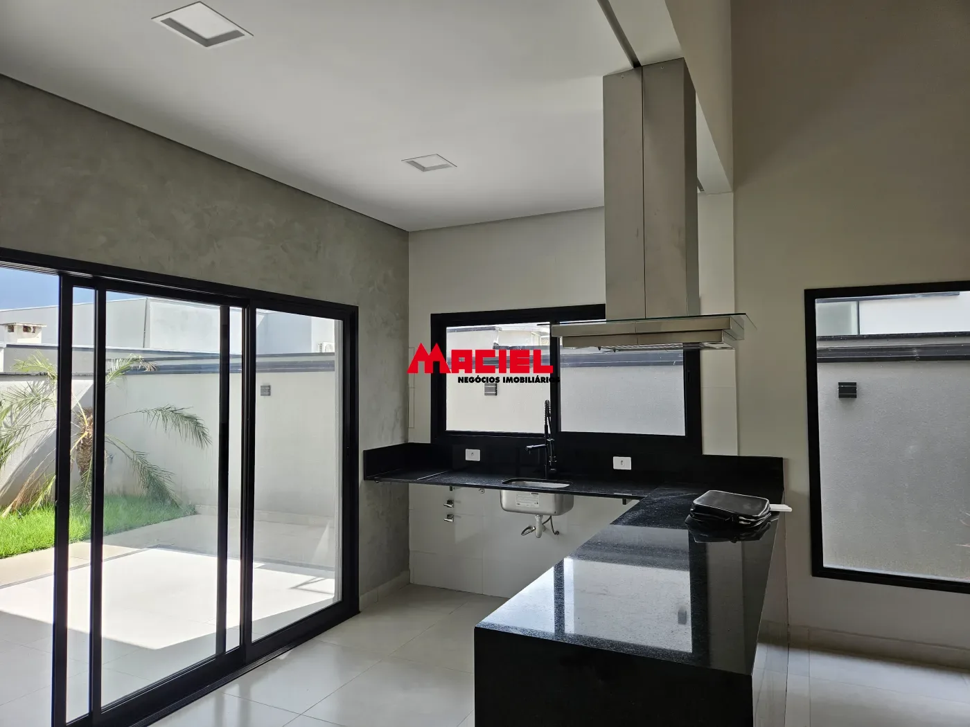 Comprar Casa / Condom&iacute;nio em Ca&ccedil;apava R$ 1.200.000,00 - Foto 2