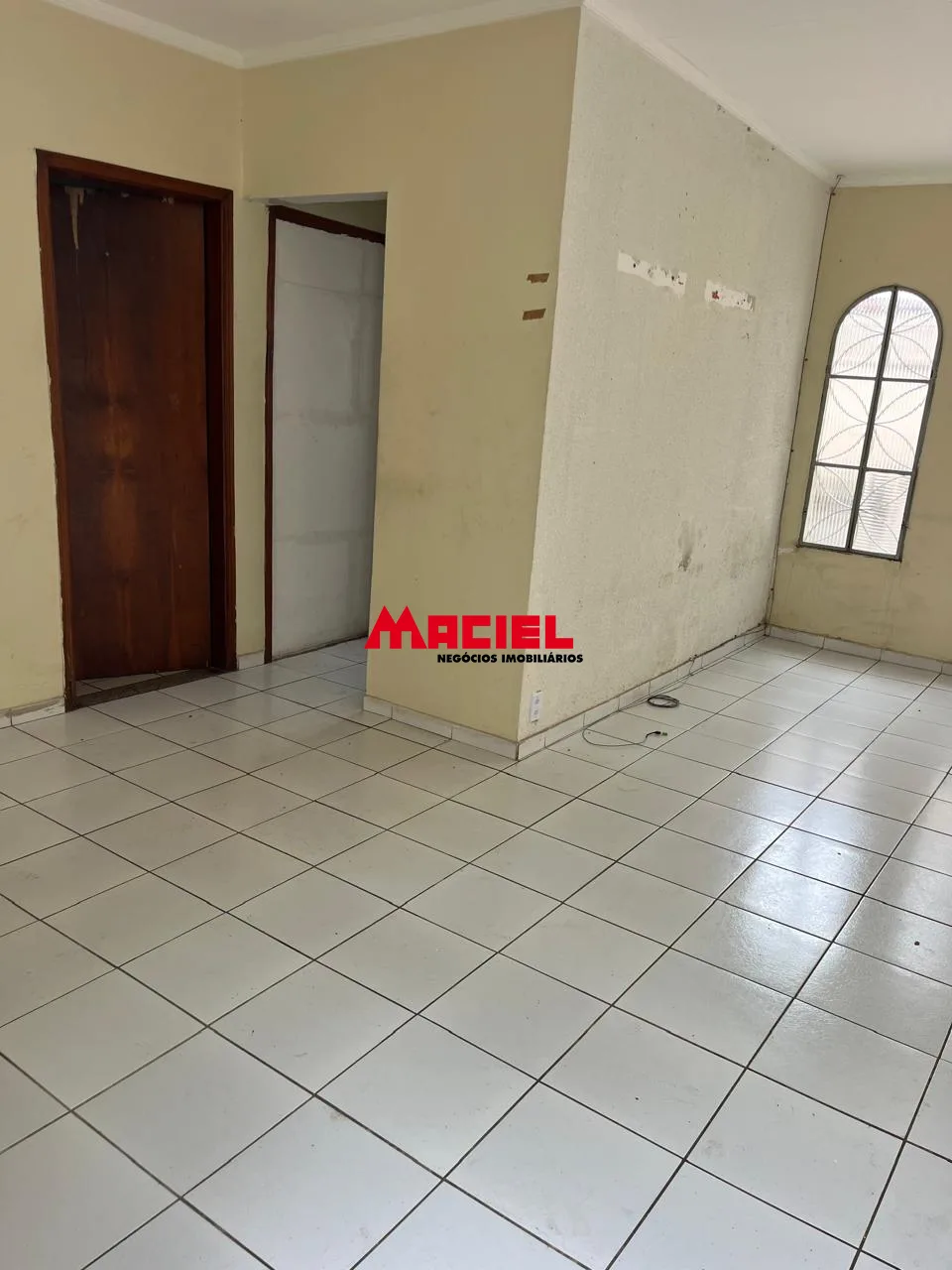 Alugar Casa / Padr&atilde;o em S&atilde;o Jos&eacute; dos Campos R$ 2.500,00 - Foto 1