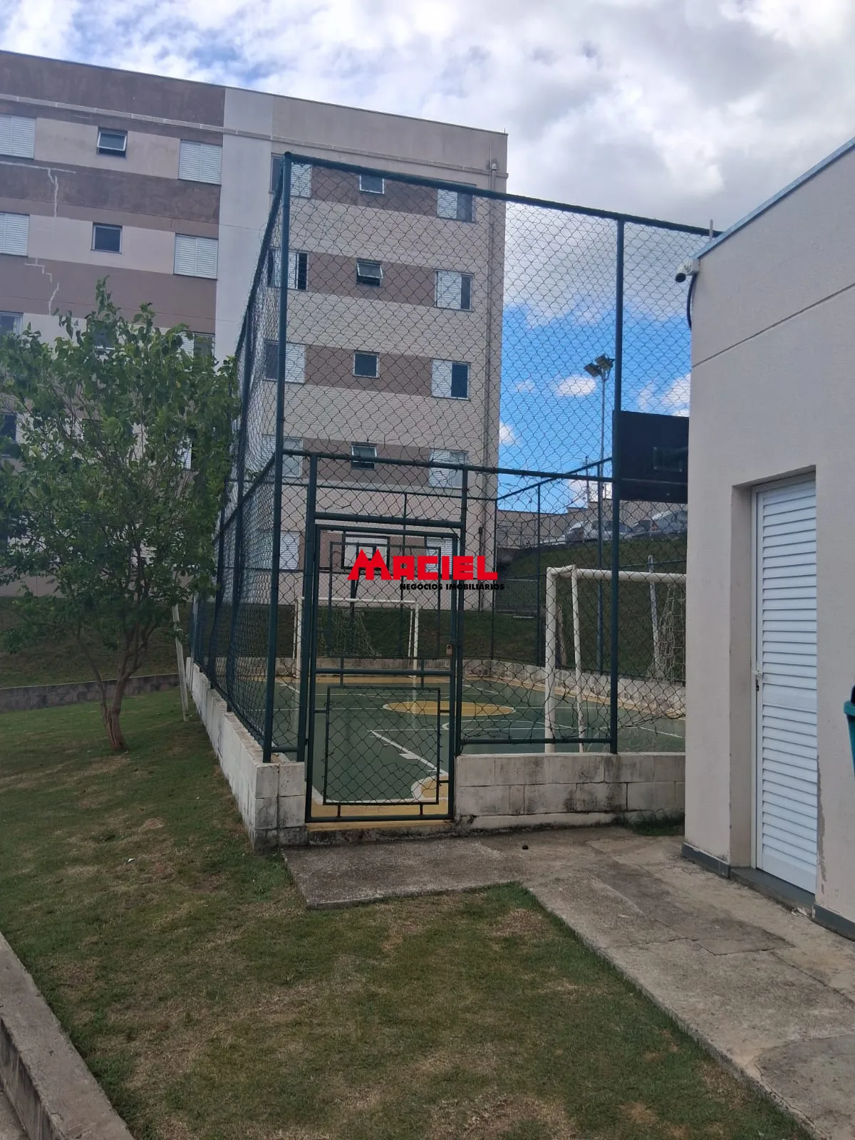 Alugar Apartamento / Padr&atilde;o em S&atilde;o Jos&eacute; dos Campos R$ 1.300,00 - Foto 2
