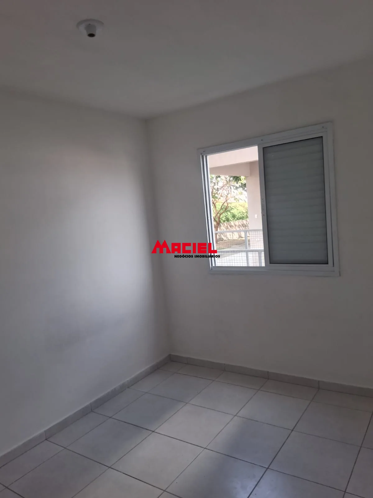 Alugar Apartamento / Padr&atilde;o em S&atilde;o Jos&eacute; dos Campos R$ 1.300,00 - Foto 8