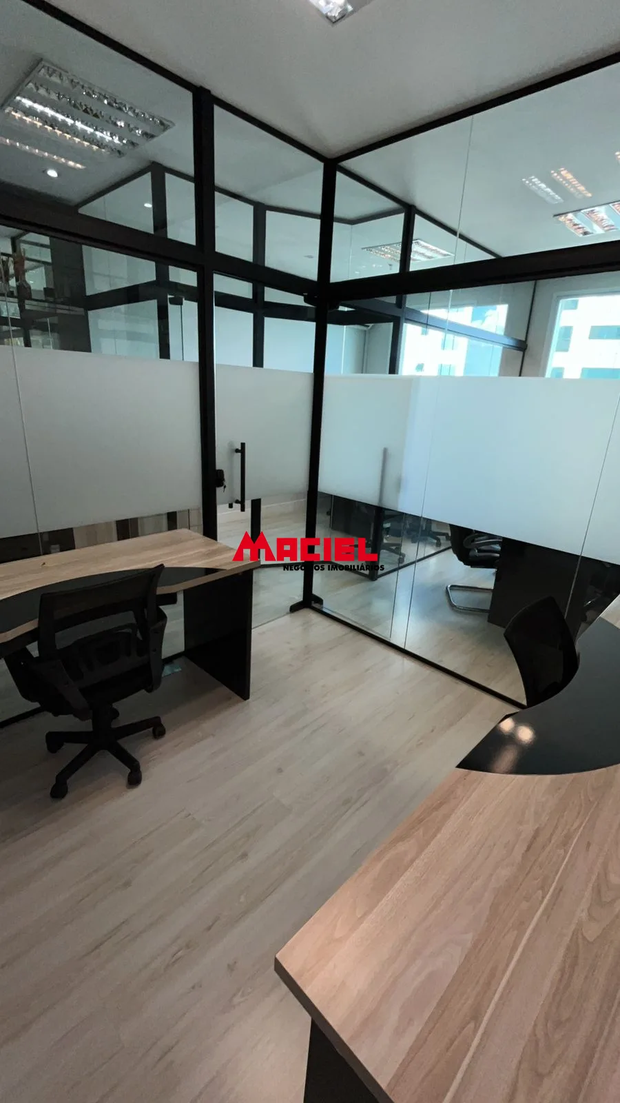 Alugar Comercial / Sala em S&atilde;o Jos&eacute; dos Campos R$ 1.300,00 - Foto 1