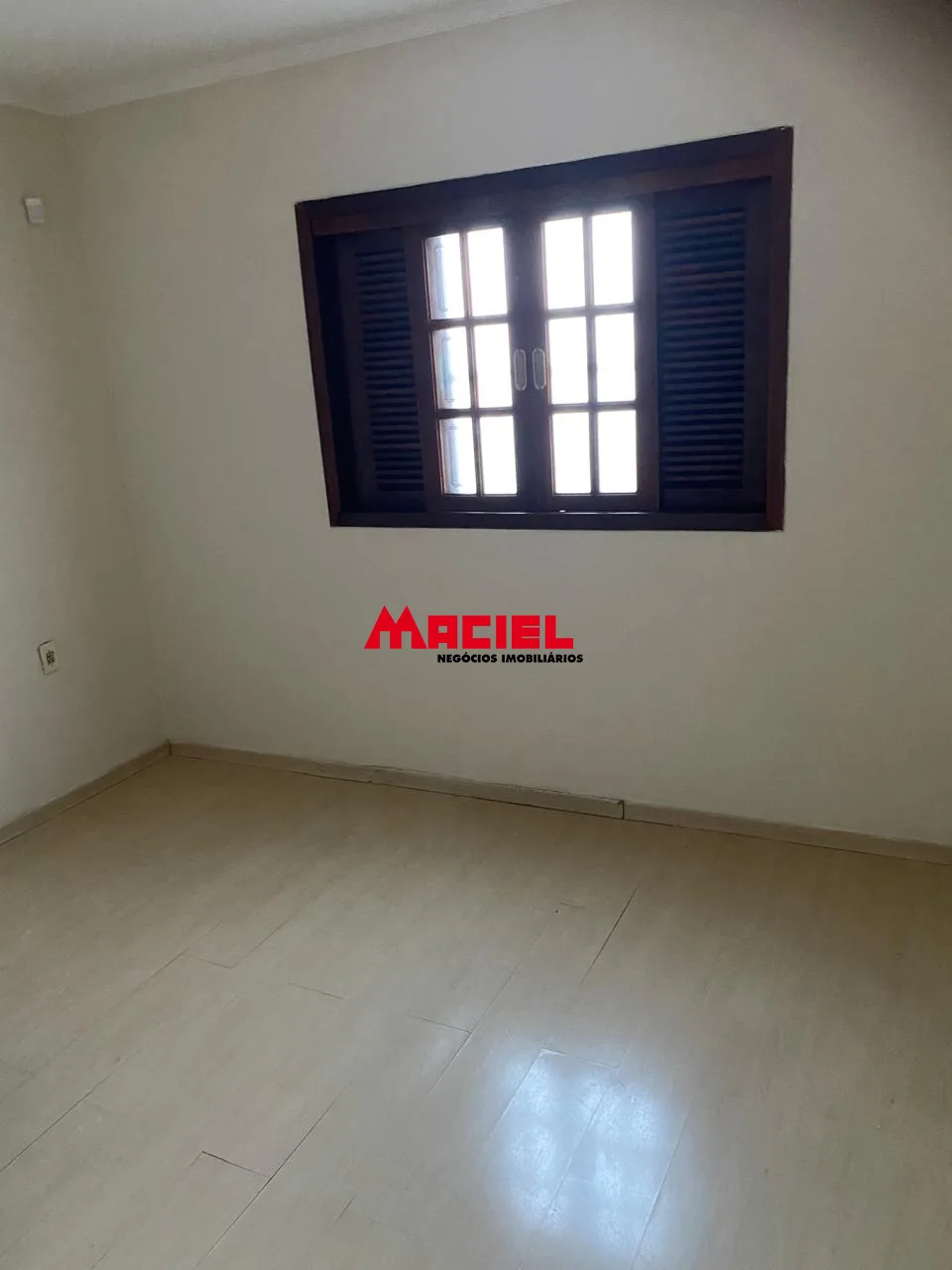 Alugar Casa / Sobrado em Jacare&iacute; R$ 2.900,00 - Foto 4