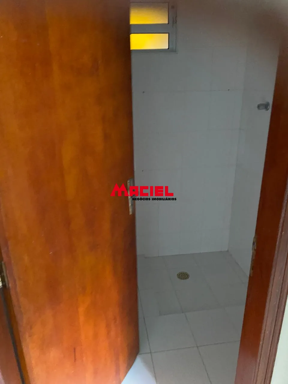 Alugar Casa / Sobrado em Jacare&iacute; R$ 2.900,00 - Foto 8