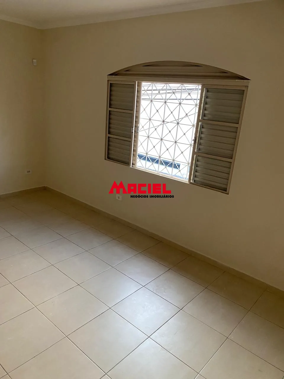 Alugar Casa / Sobrado em Jacare&iacute; R$ 2.900,00 - Foto 15