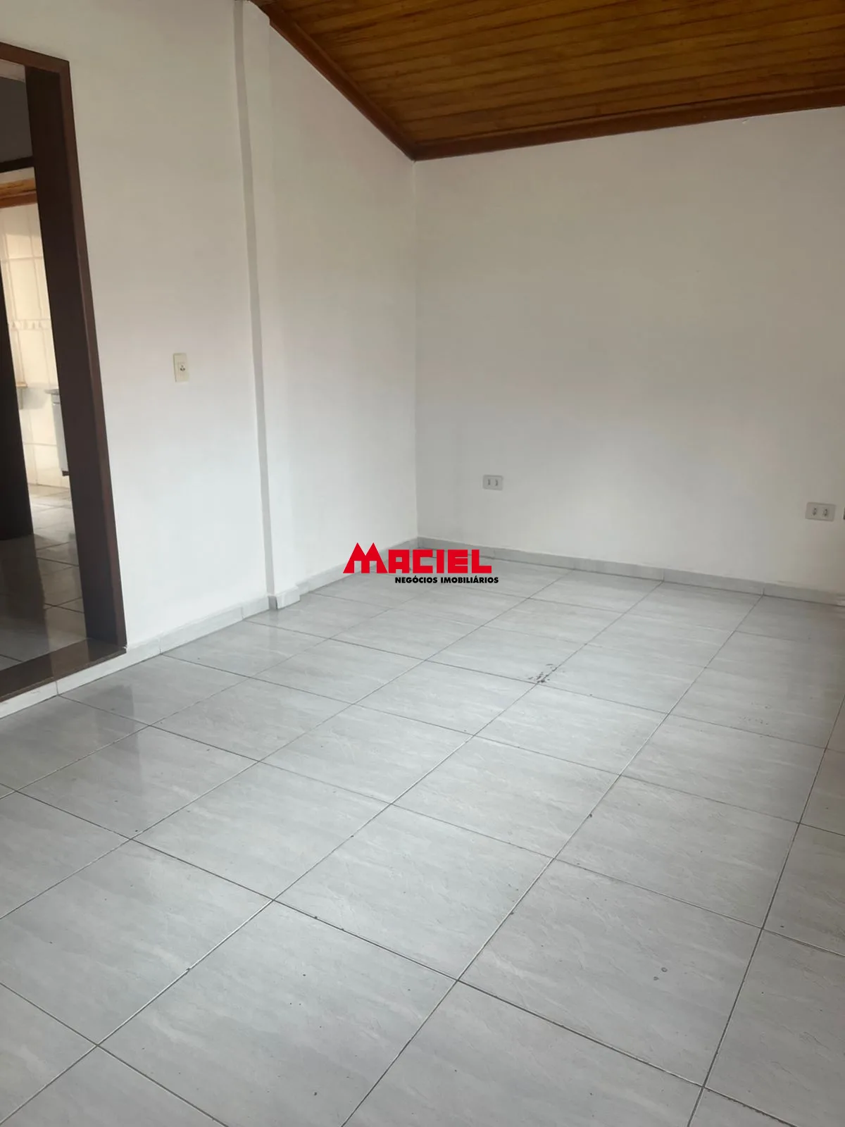 Alugar Casa / Padr&atilde;o em S&atilde;o Jos&eacute; dos Campos R$ 3.000,00 - Foto 4