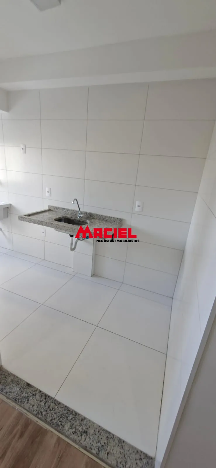 Alugar Apartamento / Padr&atilde;o em S&atilde;o Jos&eacute; dos Campos R$ 2.400,00 - Foto 2