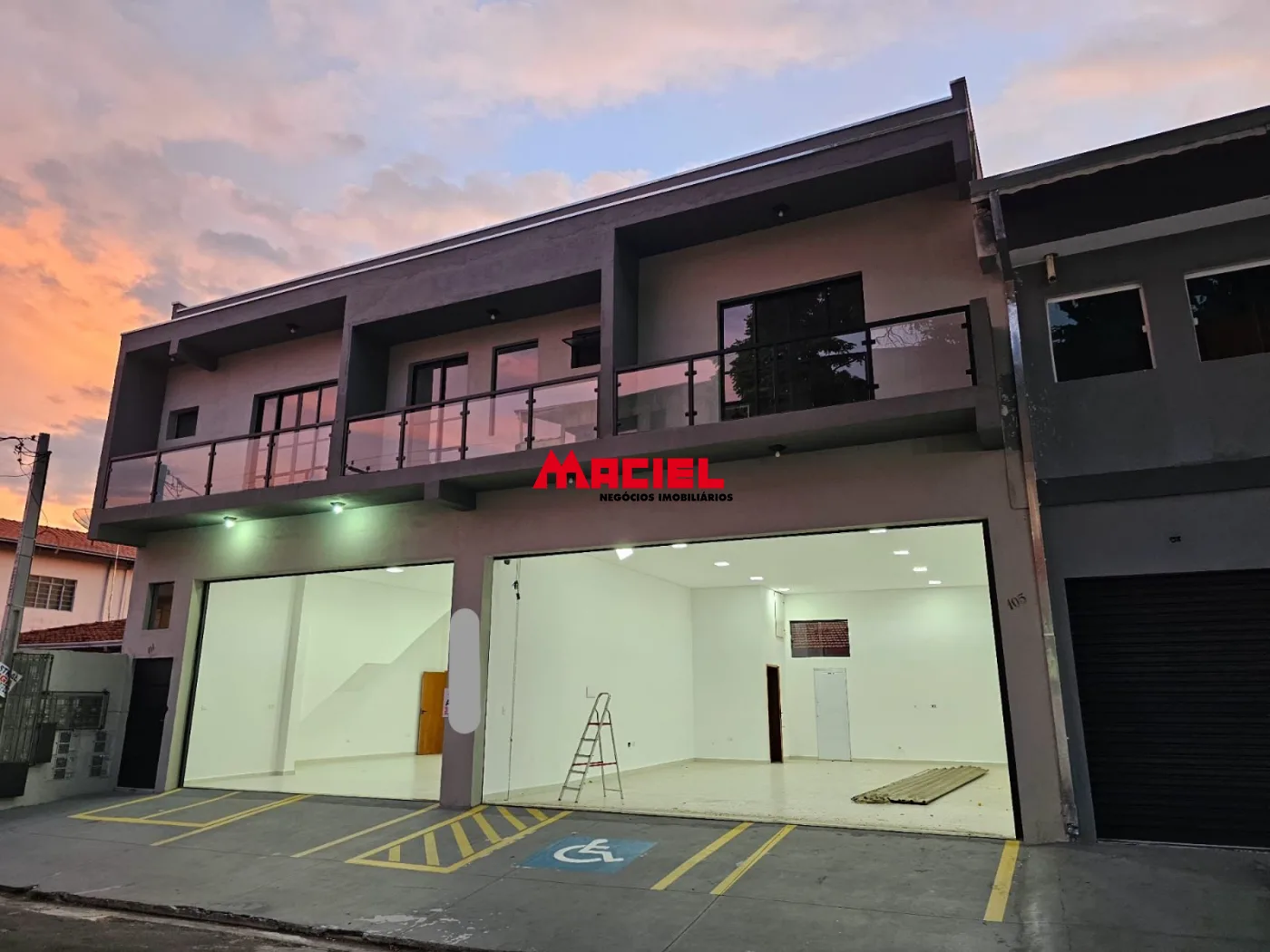 Alugar Comercial / Ponto Comercial em S&atilde;o Jos&eacute; dos Campos R$ 4.000,00 - Foto 1