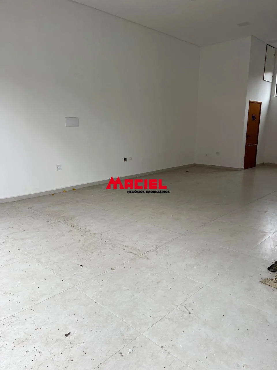 Alugar Comercial / Ponto Comercial em S&atilde;o Jos&eacute; dos Campos R$ 4.000,00 - Foto 4