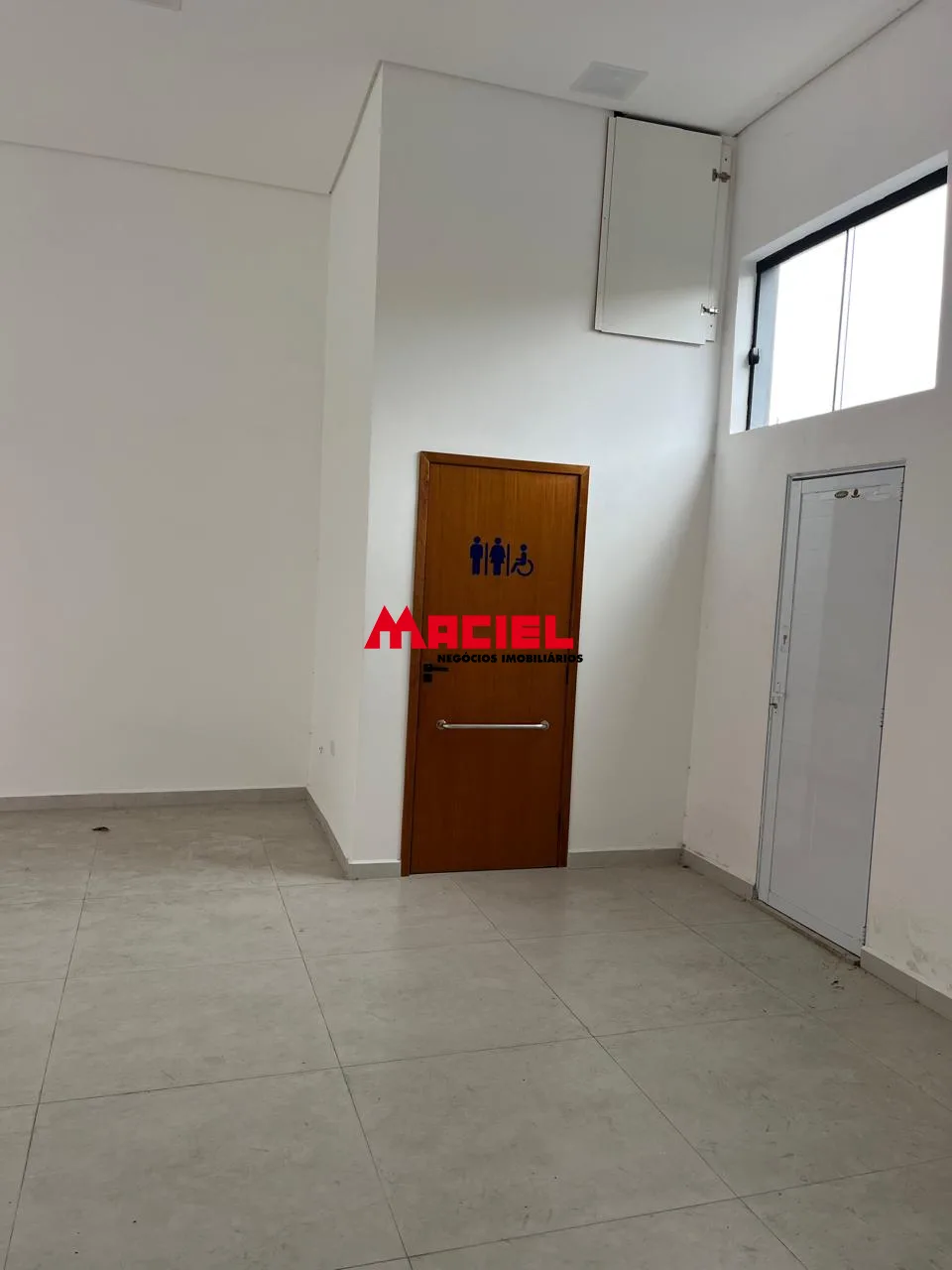 Alugar Comercial / Ponto Comercial em S&atilde;o Jos&eacute; dos Campos R$ 4.000,00 - Foto 8