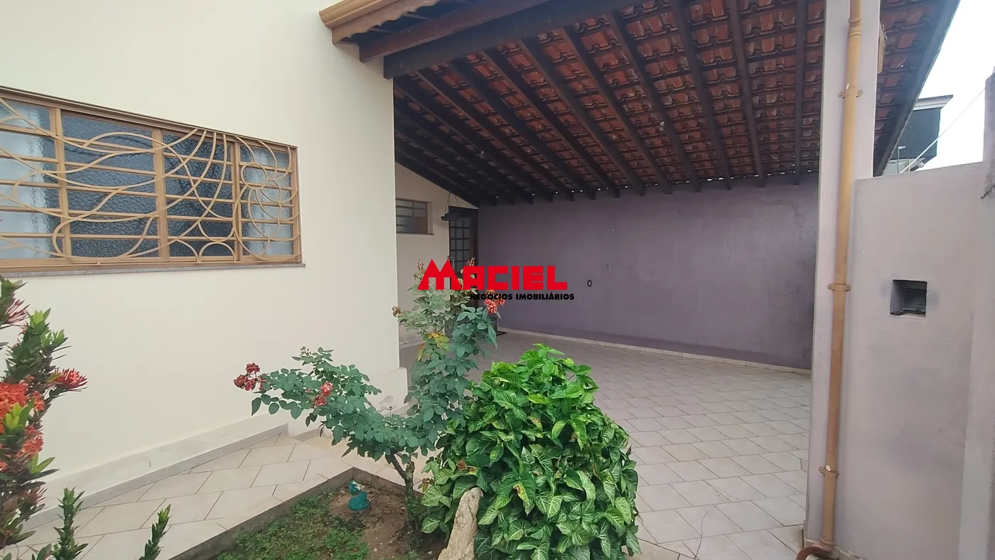 Comprar Casa / Padr&atilde;o em Ca&ccedil;apava R$ 560.000,00 - Foto 3