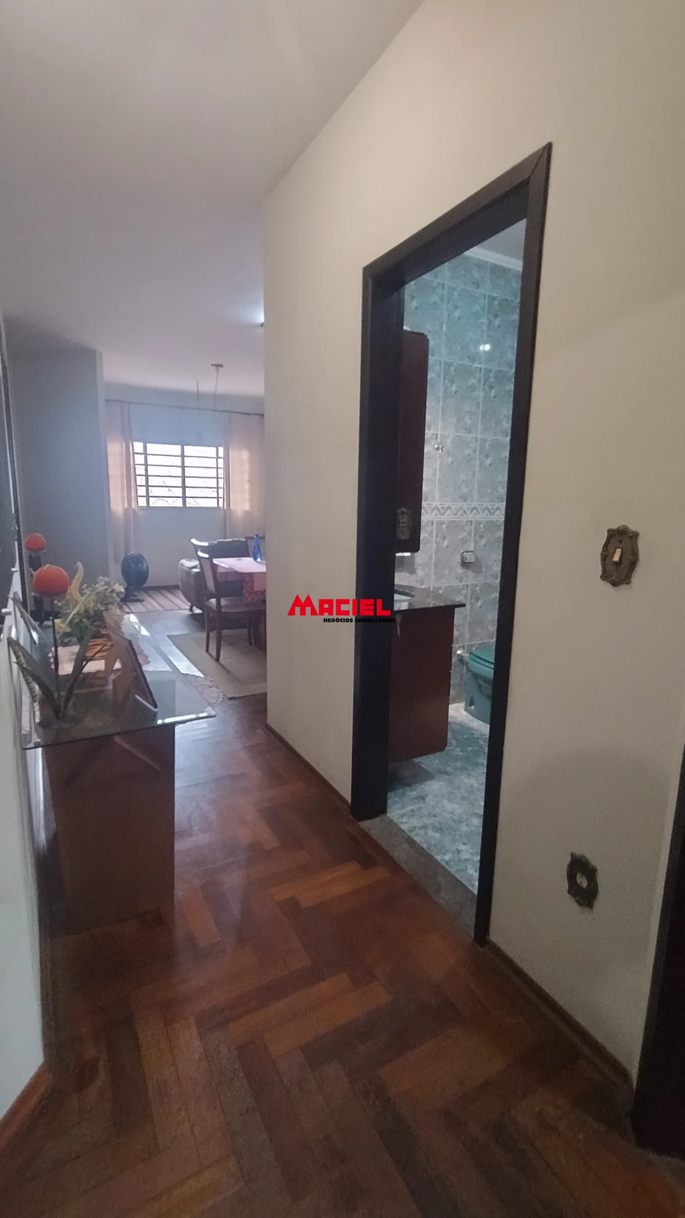 Comprar Casa / Padr&atilde;o em Ca&ccedil;apava R$ 560.000,00 - Foto 8