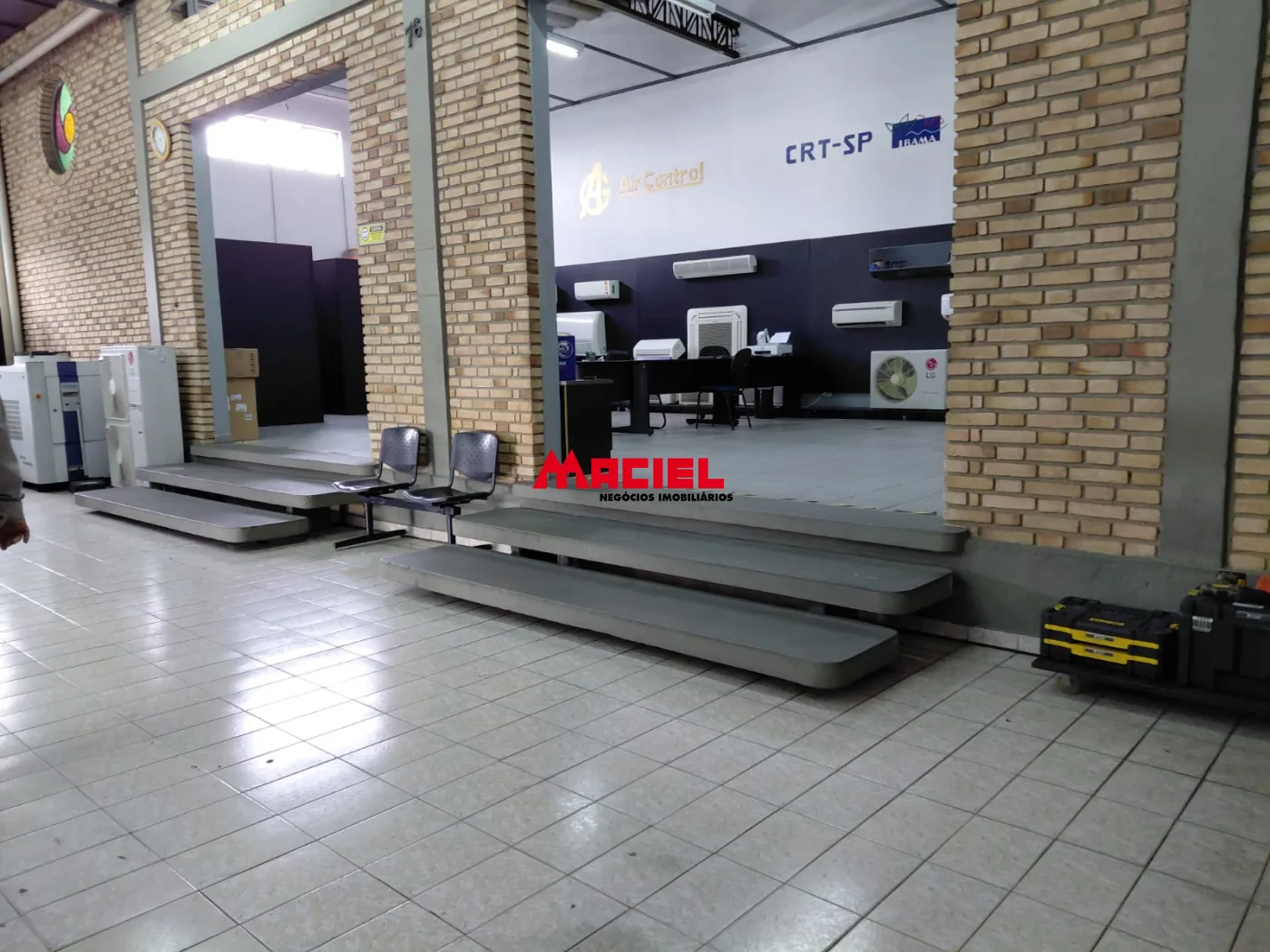 Comprar Comercial / Pr&eacute;dio em Ca&ccedil;apava R$ 2.470.000,00 - Foto 3