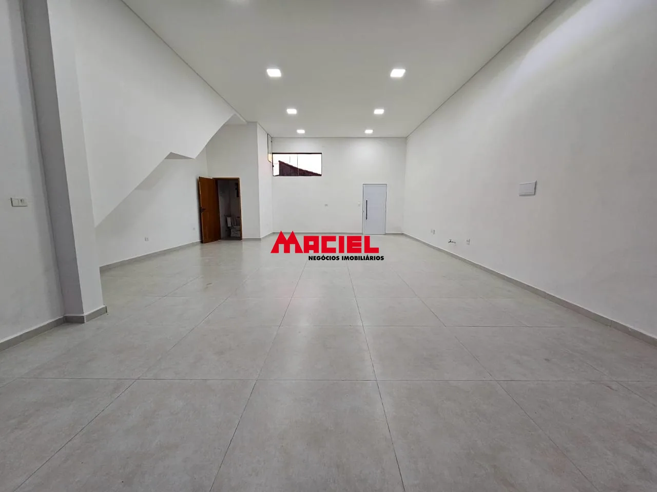 Alugar Comercial / Ponto Comercial em S&atilde;o Jos&eacute; dos Campos R$ 4.000,00 - Foto 3