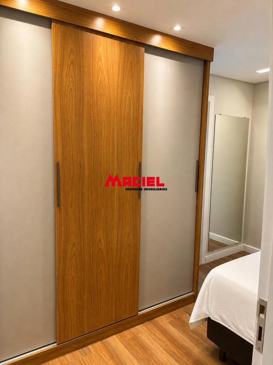 Alugar Apartamento / Padr&atilde;o em S&atilde;o Jos&eacute; dos Campos R$ 3.900,00 - Foto 3
