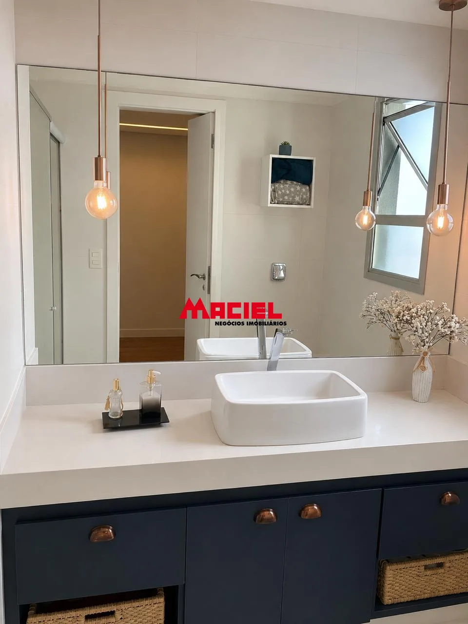 Alugar Apartamento / Padr&atilde;o em S&atilde;o Jos&eacute; dos Campos R$ 3.900,00 - Foto 11