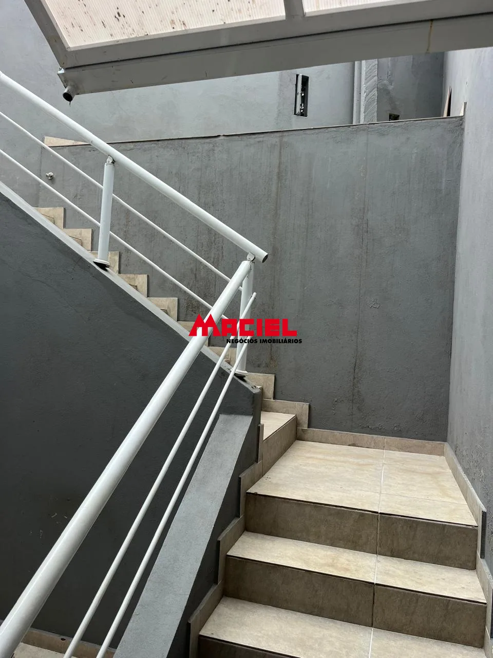 Alugar Casa / Padr&atilde;o em S&atilde;o Jos&eacute; dos Campos R$ 2.000,00 - Foto 2