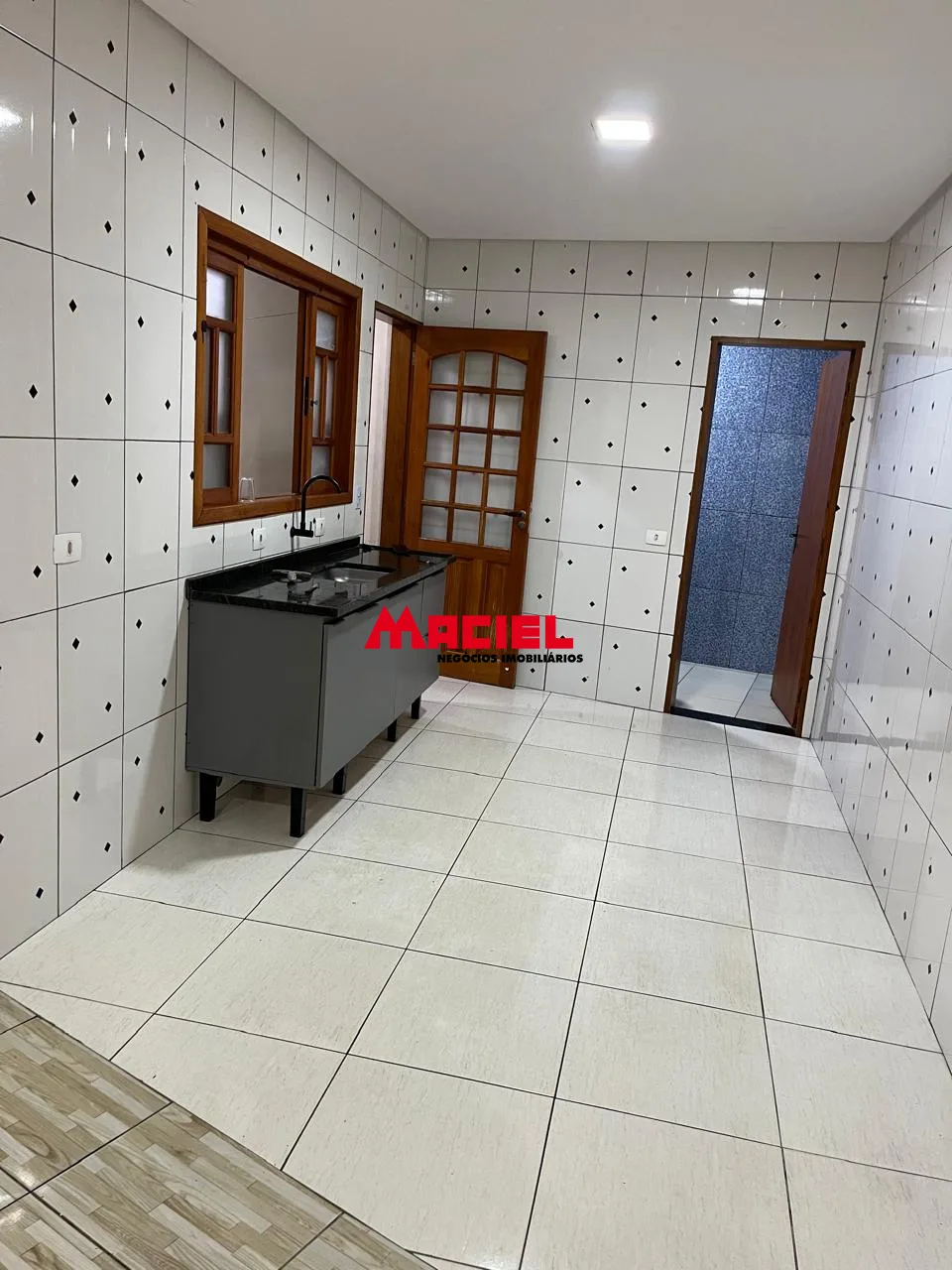 Alugar Casa / Padr&atilde;o em S&atilde;o Jos&eacute; dos Campos R$ 2.000,00 - Foto 4
