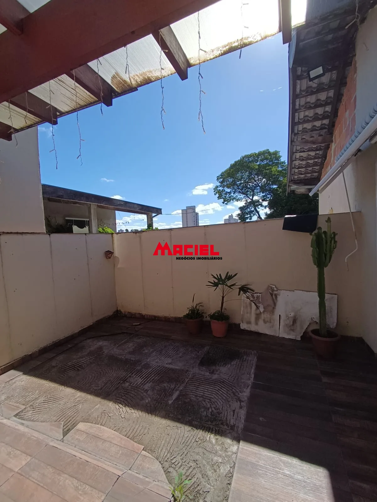 Alugar Casa / Sobrado em S&atilde;o Jos&eacute; dos Campos R$ 2.700,00 - Foto 5