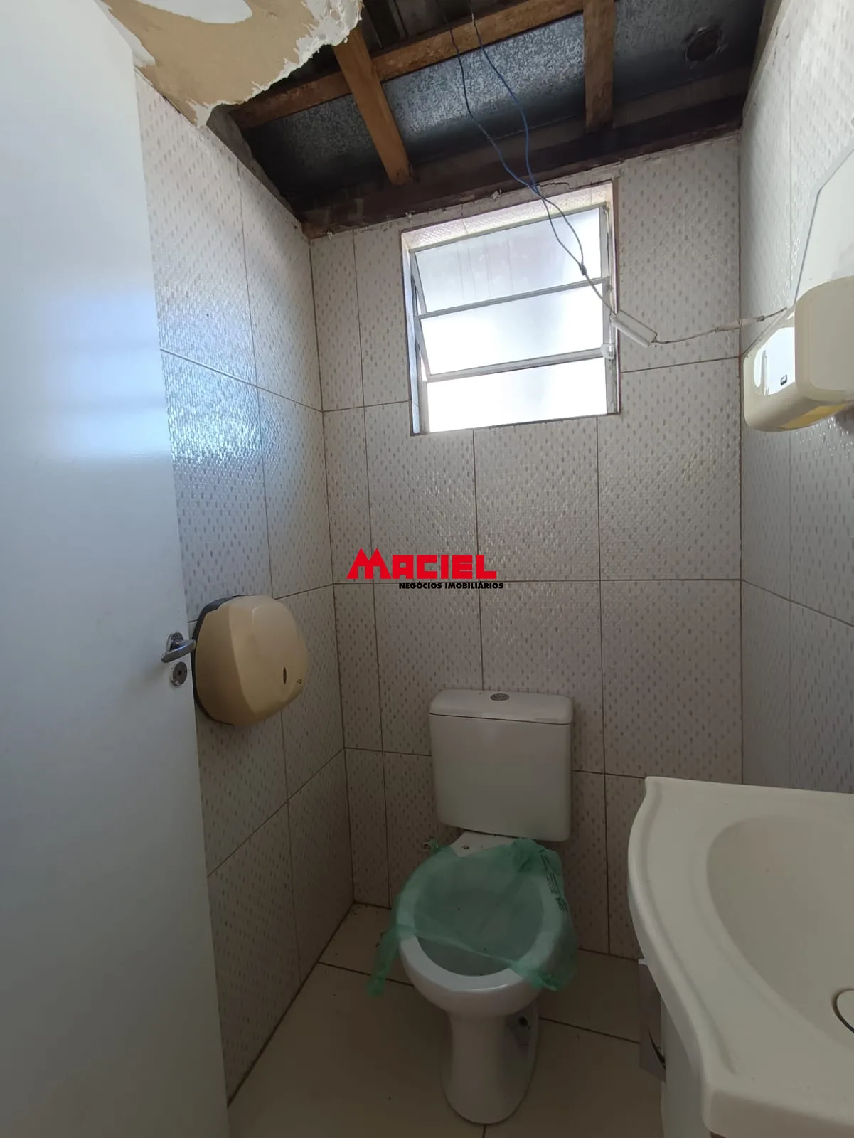Alugar Casa / Sobrado em S&atilde;o Jos&eacute; dos Campos R$ 2.700,00 - Foto 9