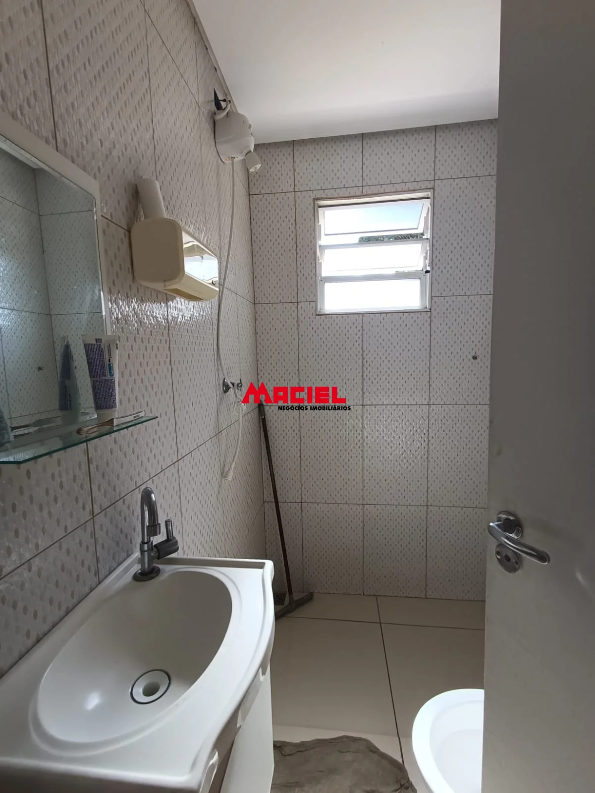 Alugar Casa / Sobrado em S&atilde;o Jos&eacute; dos Campos R$ 2.700,00 - Foto 14