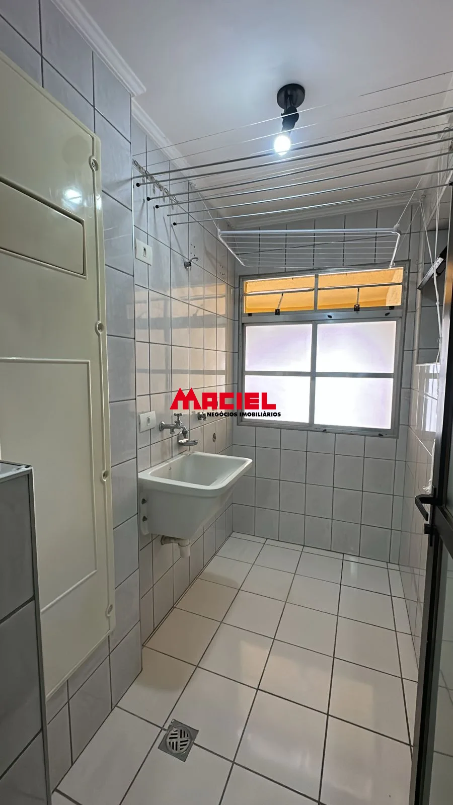 Alugar Apartamento / Padr&atilde;o em S&atilde;o Jos&eacute; dos Campos R$ 3.300,00 - Foto 4