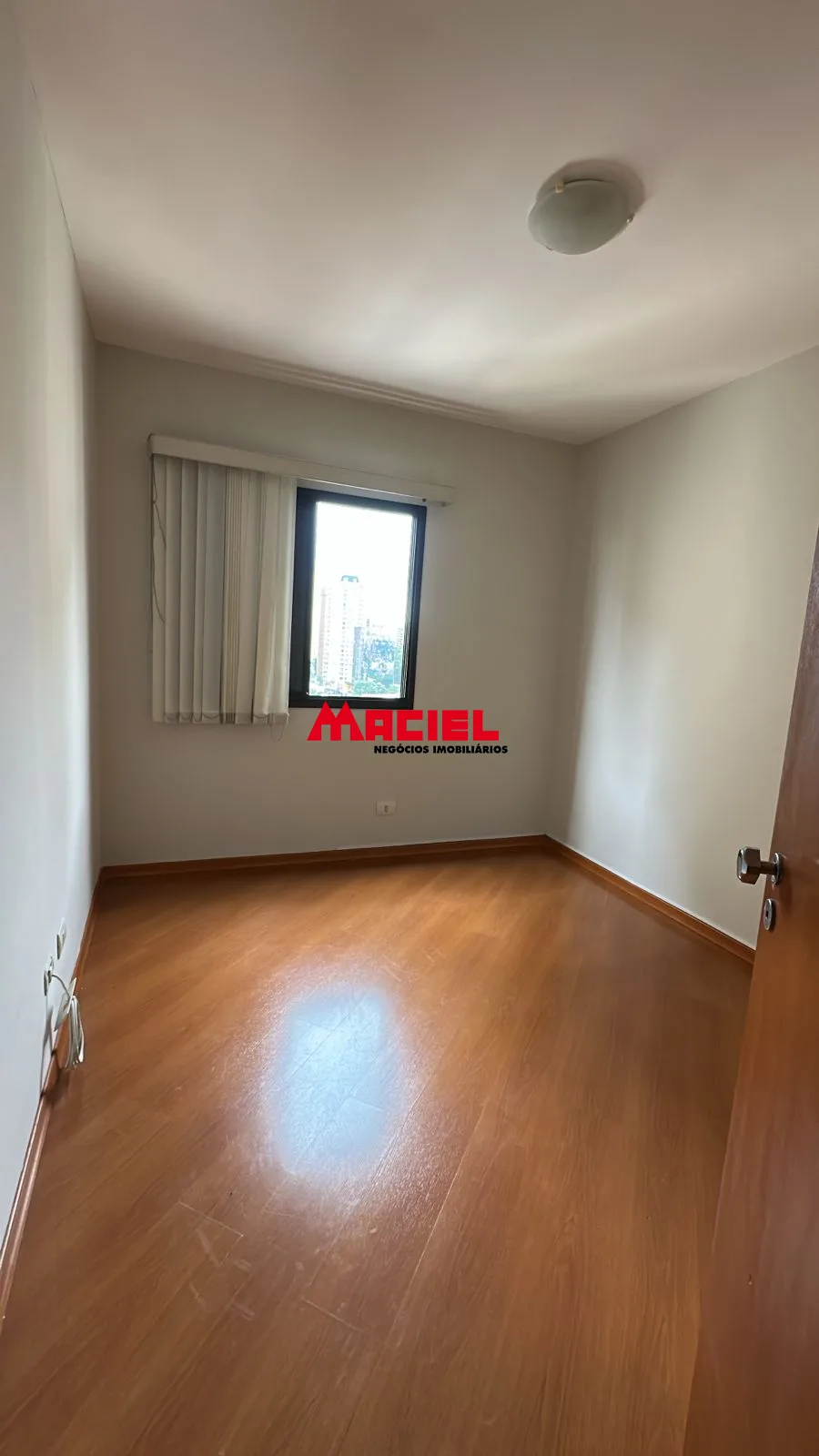Alugar Apartamento / Padr&atilde;o em S&atilde;o Jos&eacute; dos Campos R$ 3.300,00 - Foto 6