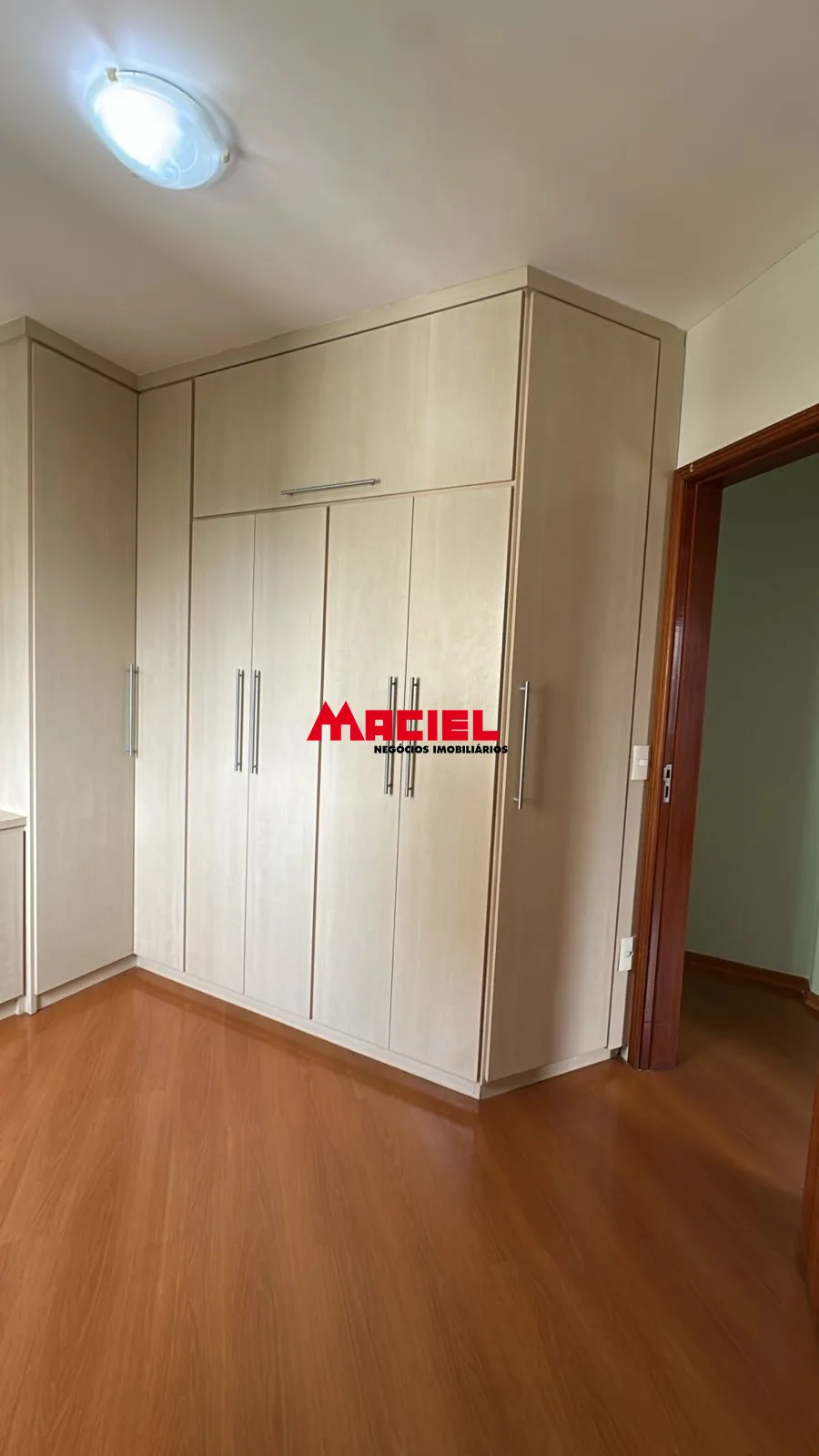 Alugar Apartamento / Padr&atilde;o em S&atilde;o Jos&eacute; dos Campos R$ 3.300,00 - Foto 11