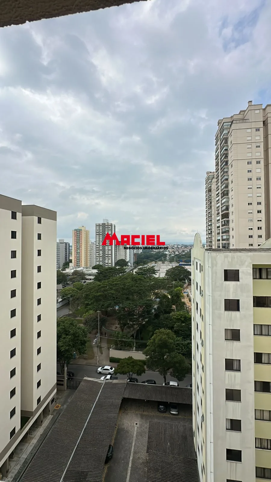 Alugar Apartamento / Padr&atilde;o em S&atilde;o Jos&eacute; dos Campos R$ 3.300,00 - Foto 14