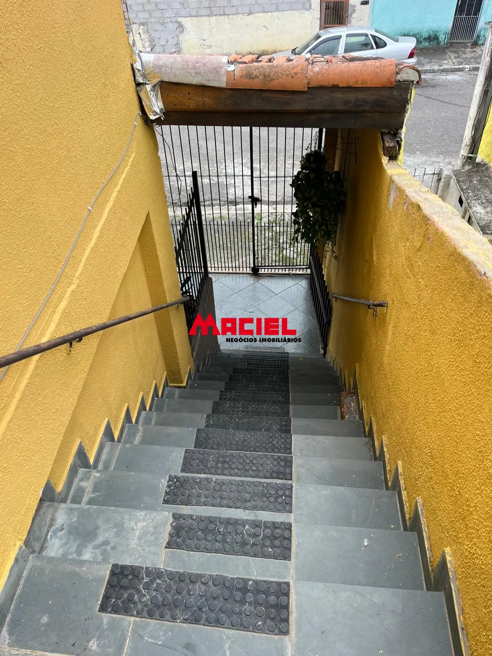 Alugar Casa / Padr&atilde;o em S&atilde;o Jos&eacute; dos Campos R$ 1.800,00 - Foto 3
