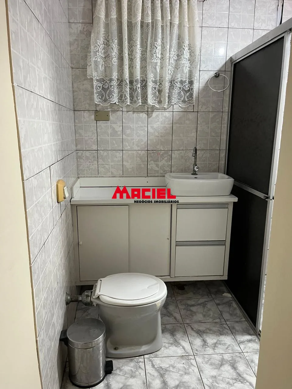 Alugar Casa / Padr&atilde;o em S&atilde;o Jos&eacute; dos Campos R$ 1.800,00 - Foto 9