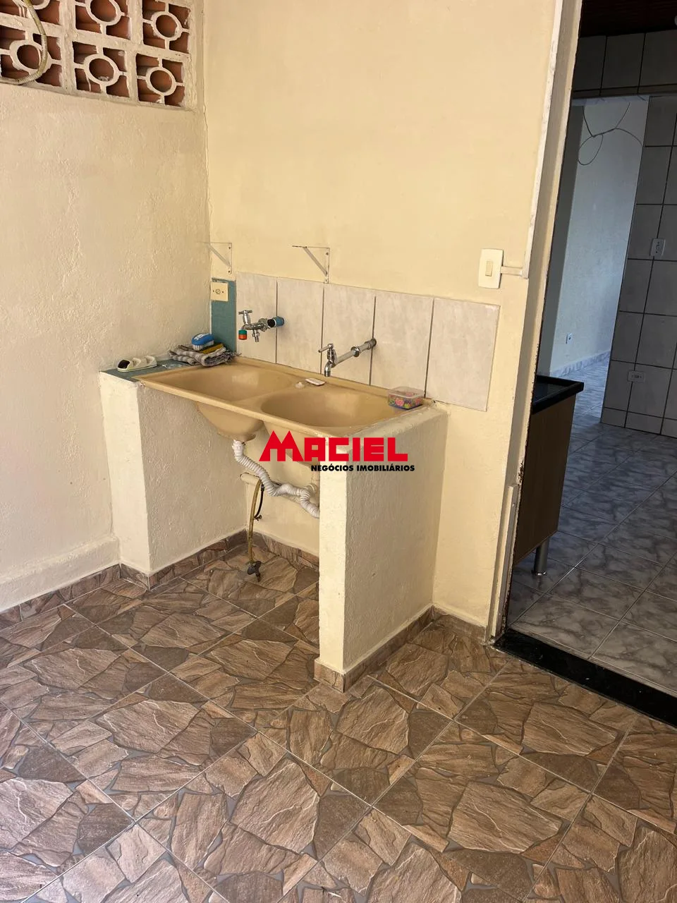 Alugar Casa / Padr&atilde;o em S&atilde;o Jos&eacute; dos Campos R$ 1.800,00 - Foto 14
