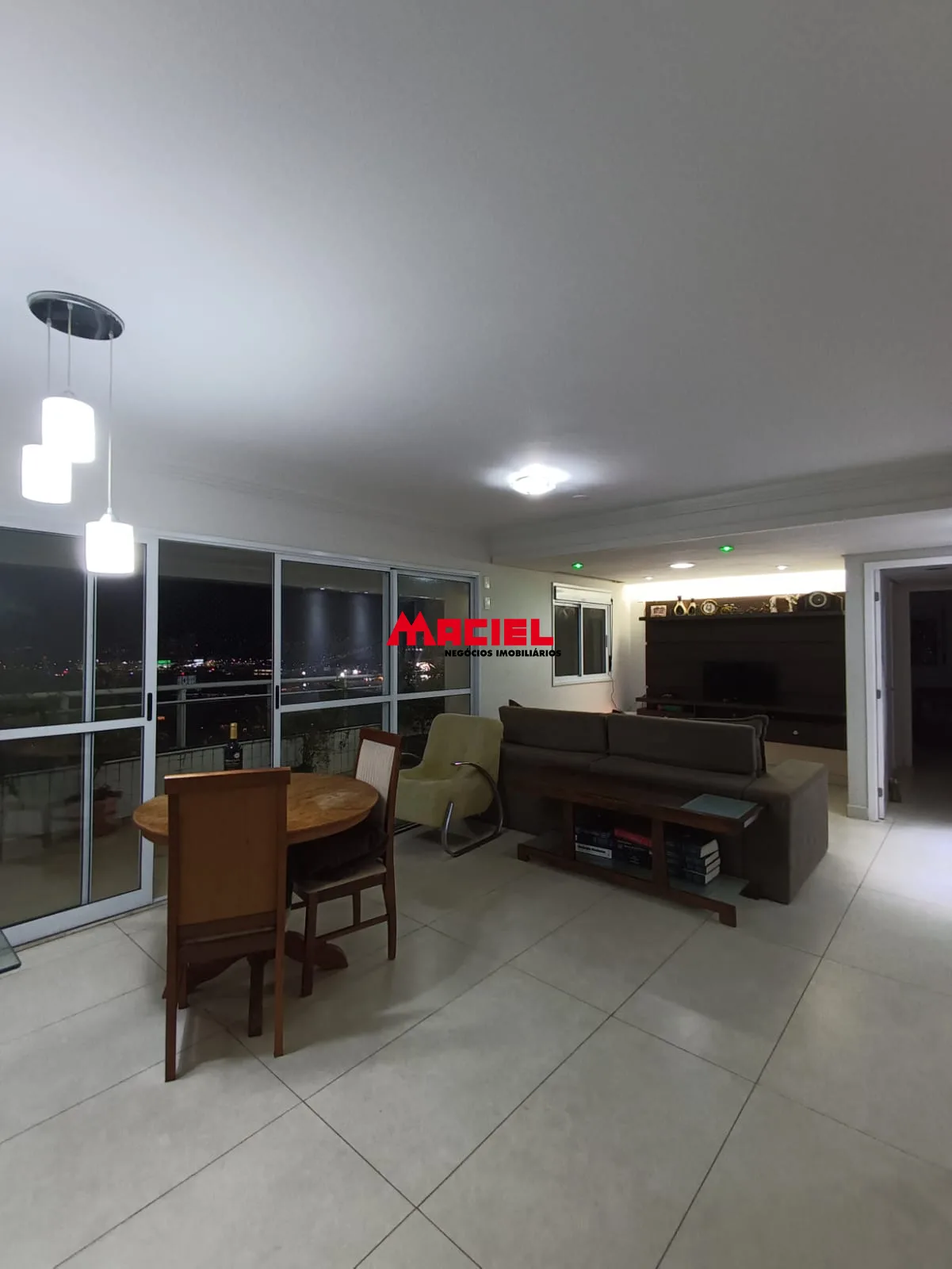 Comprar Apartamento / Padr&atilde;o em S&atilde;o Jos&eacute; dos Campos R$ 1.700.000,00 - Foto 1