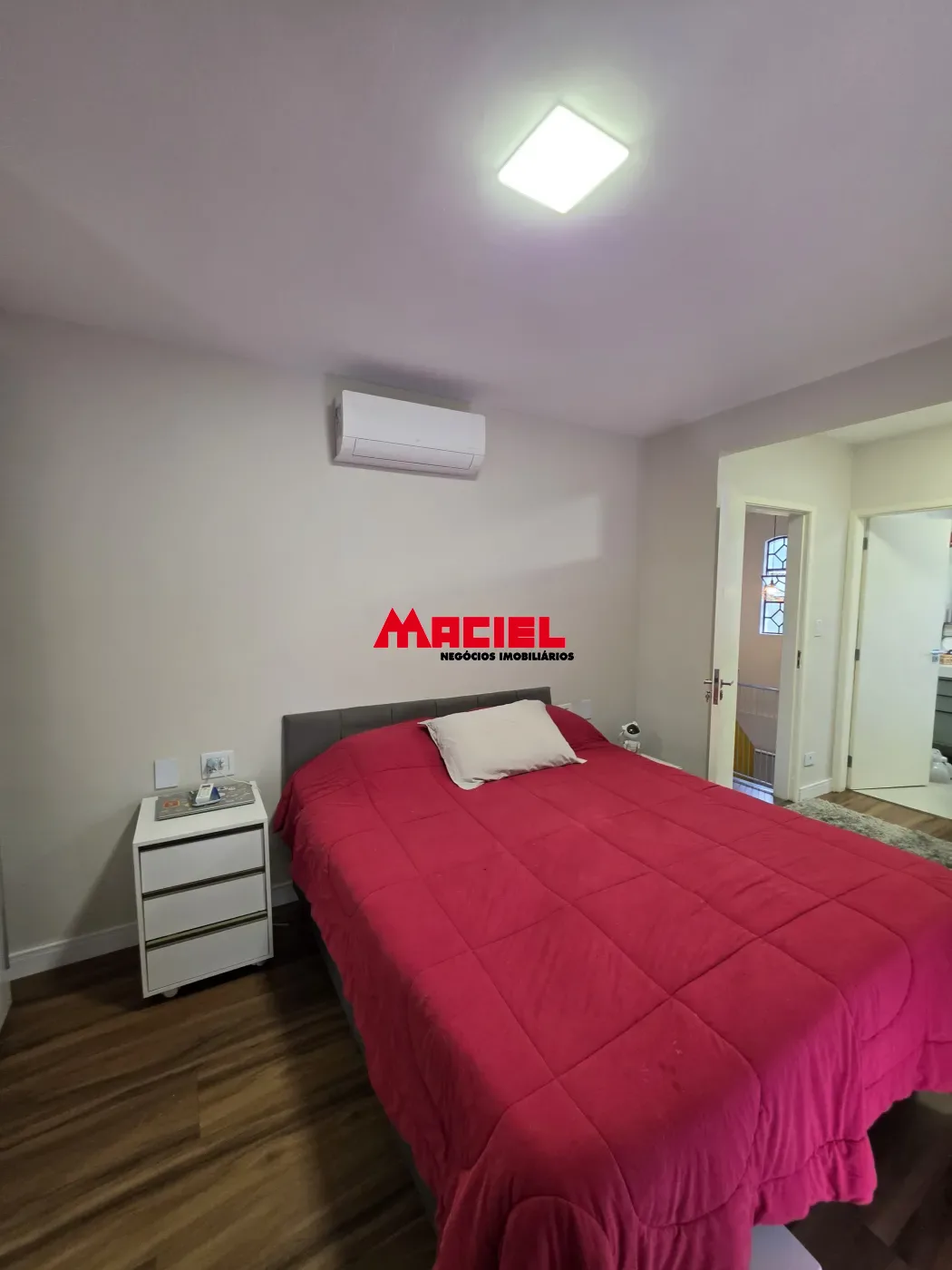 Alugar Casa / Padr&atilde;o em S&atilde;o Jos&eacute; dos Campos R$ 1.380,00 - Foto 1
