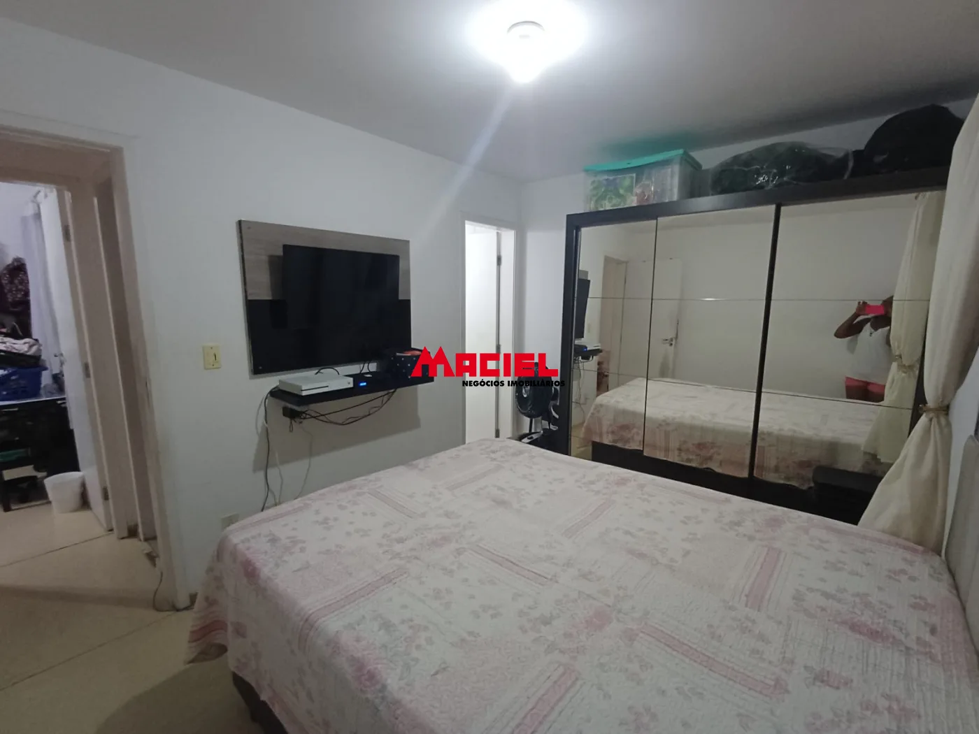 Comprar Apartamento / Padr&atilde;o em S&atilde;o Jos&eacute; dos Campos R$ 330.000,00 - Foto 2