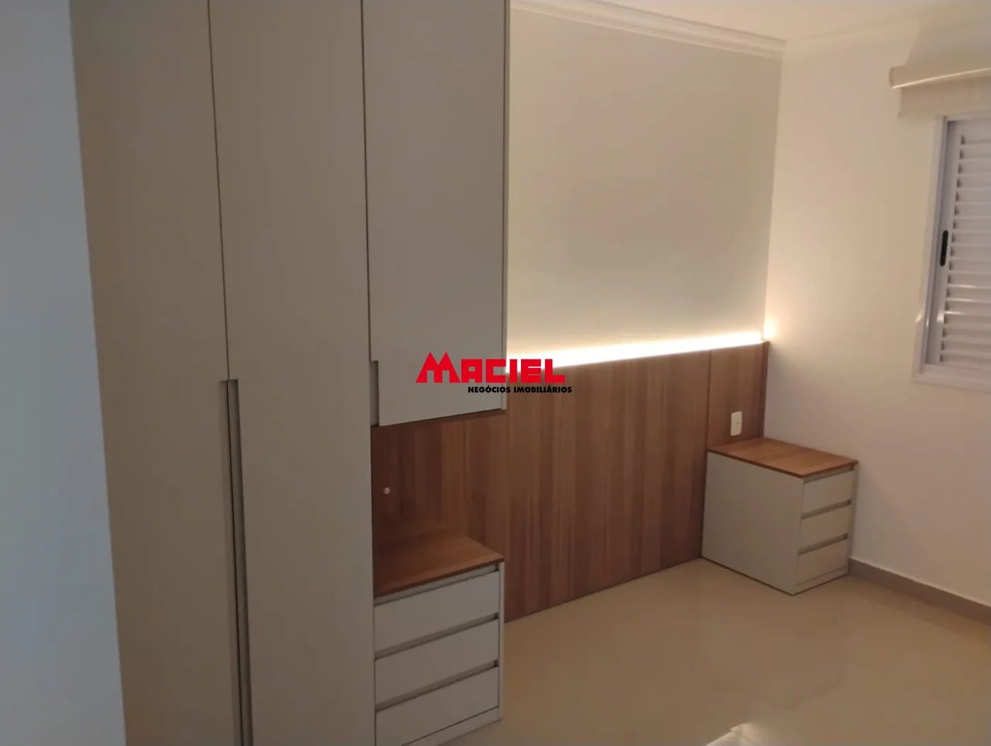 Alugar Apartamento / Padr&atilde;o em S&atilde;o Jos&eacute; dos Campos R$ 3.800,00 - Foto 10