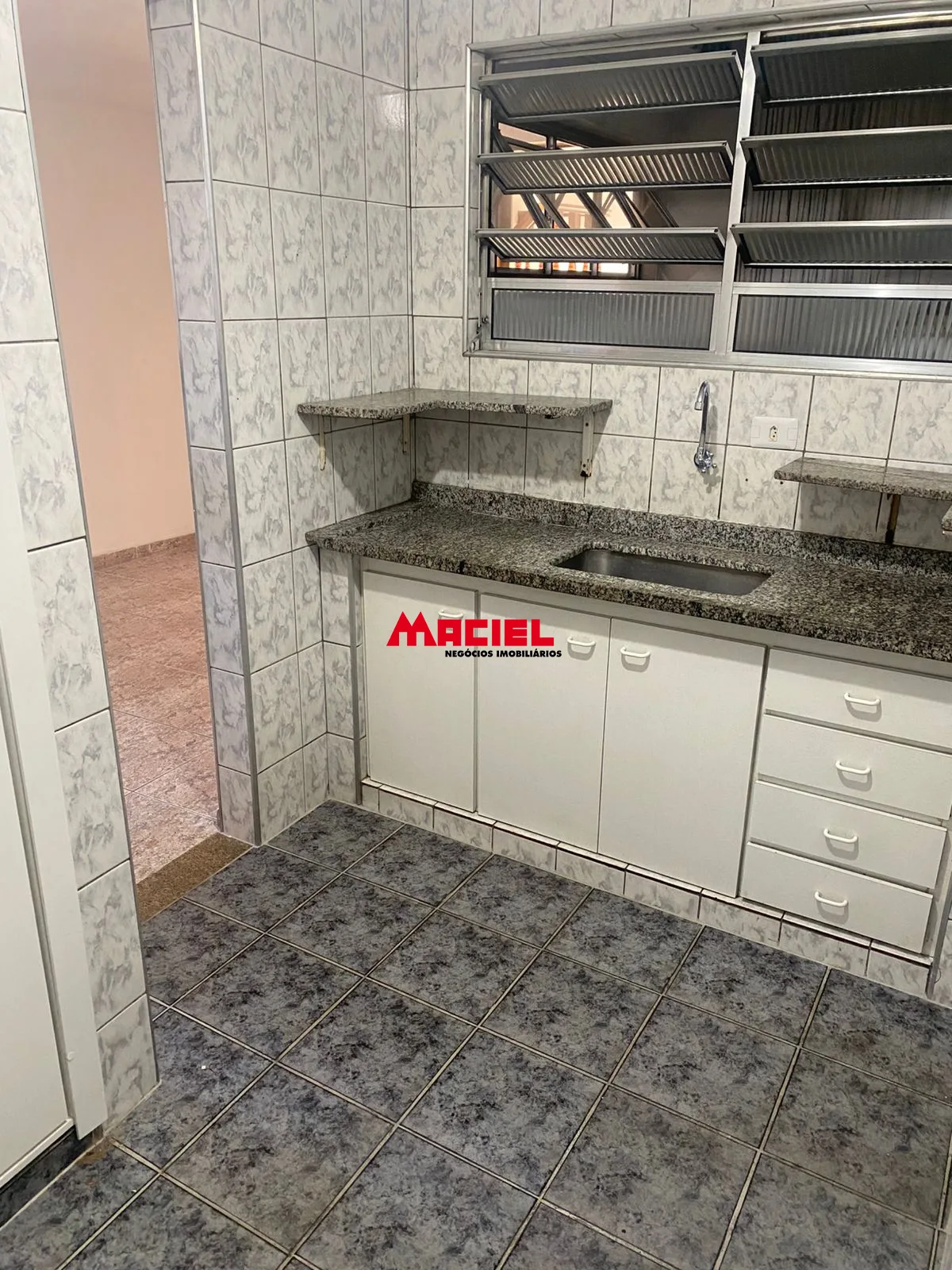 Alugar Casa / Sobrado em S&atilde;o Jos&eacute; dos Campos R$ 3.100,00 - Foto 4
