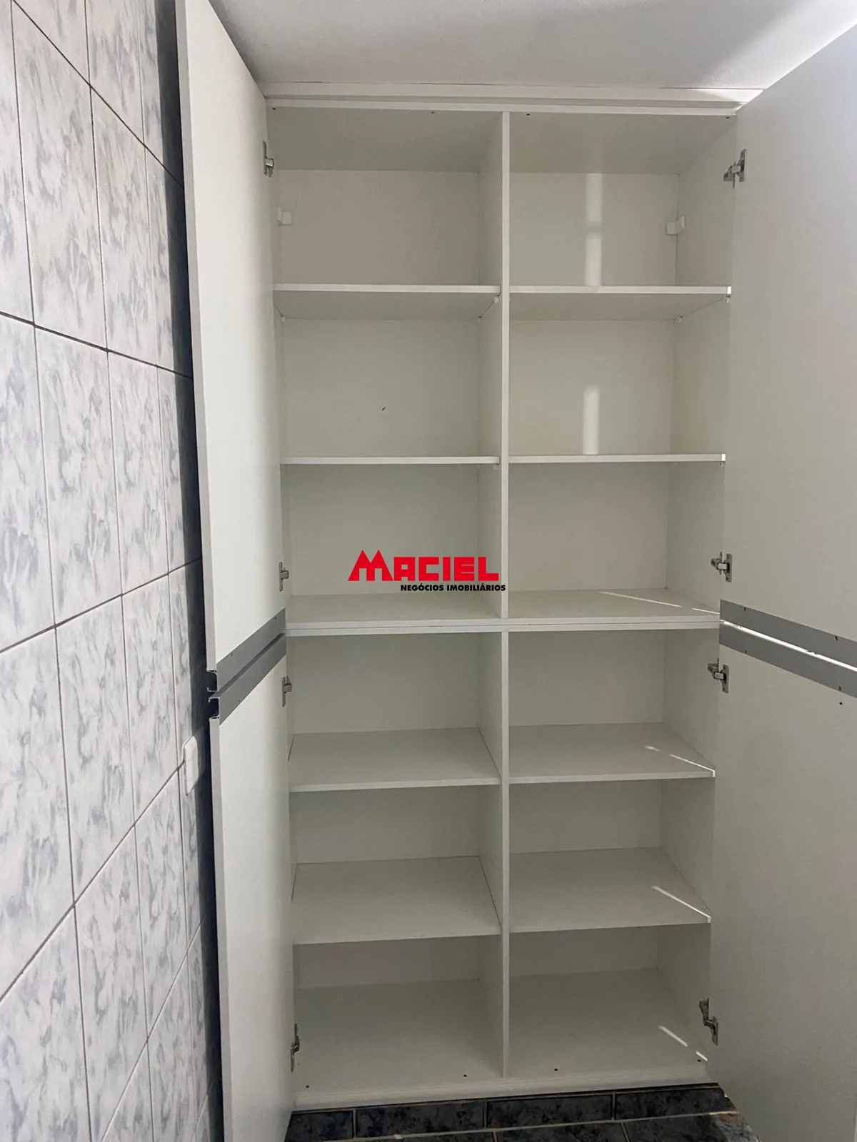 Alugar Casa / Sobrado em S&atilde;o Jos&eacute; dos Campos R$ 3.100,00 - Foto 5