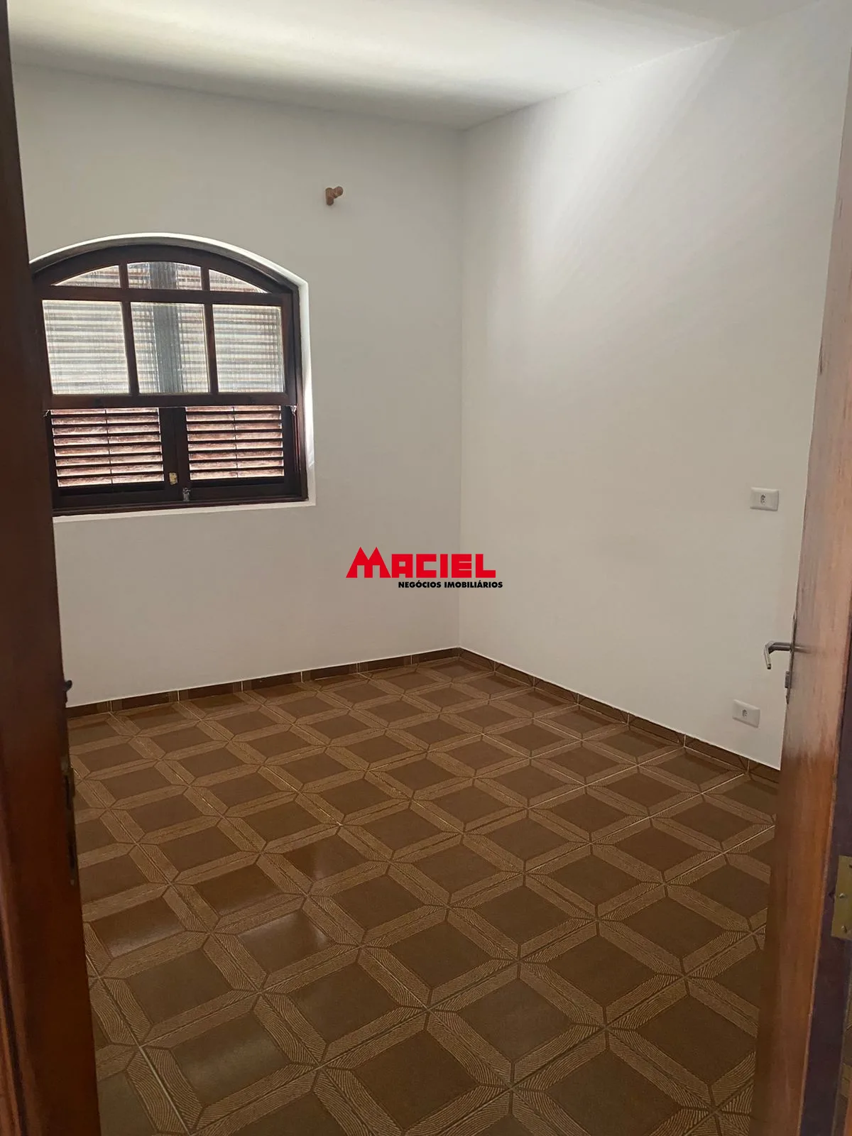 Alugar Casa / Sobrado em S&atilde;o Jos&eacute; dos Campos R$ 3.100,00 - Foto 8