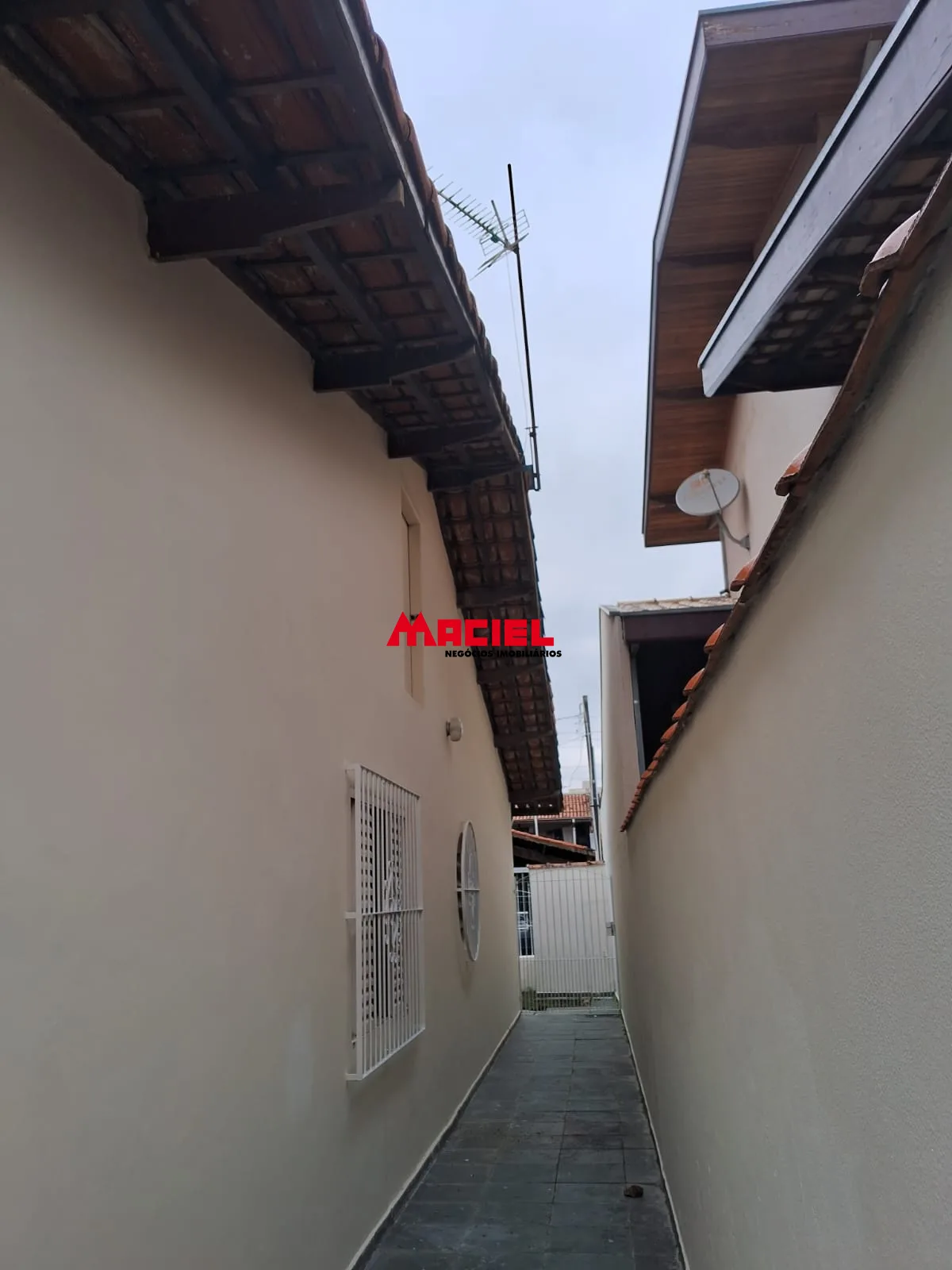Alugar Casa / Padr&atilde;o em S&atilde;o Jos&eacute; dos Campos R$ 3.300,00 - Foto 3