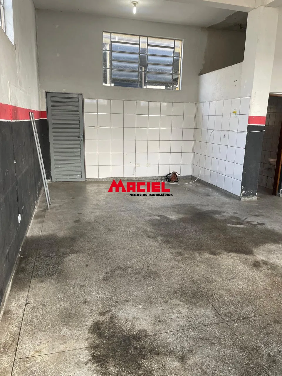 Alugar Comercial / Ponto Comercial em S&atilde;o Jos&eacute; dos Campos R$ 4.000,00 - Foto 3