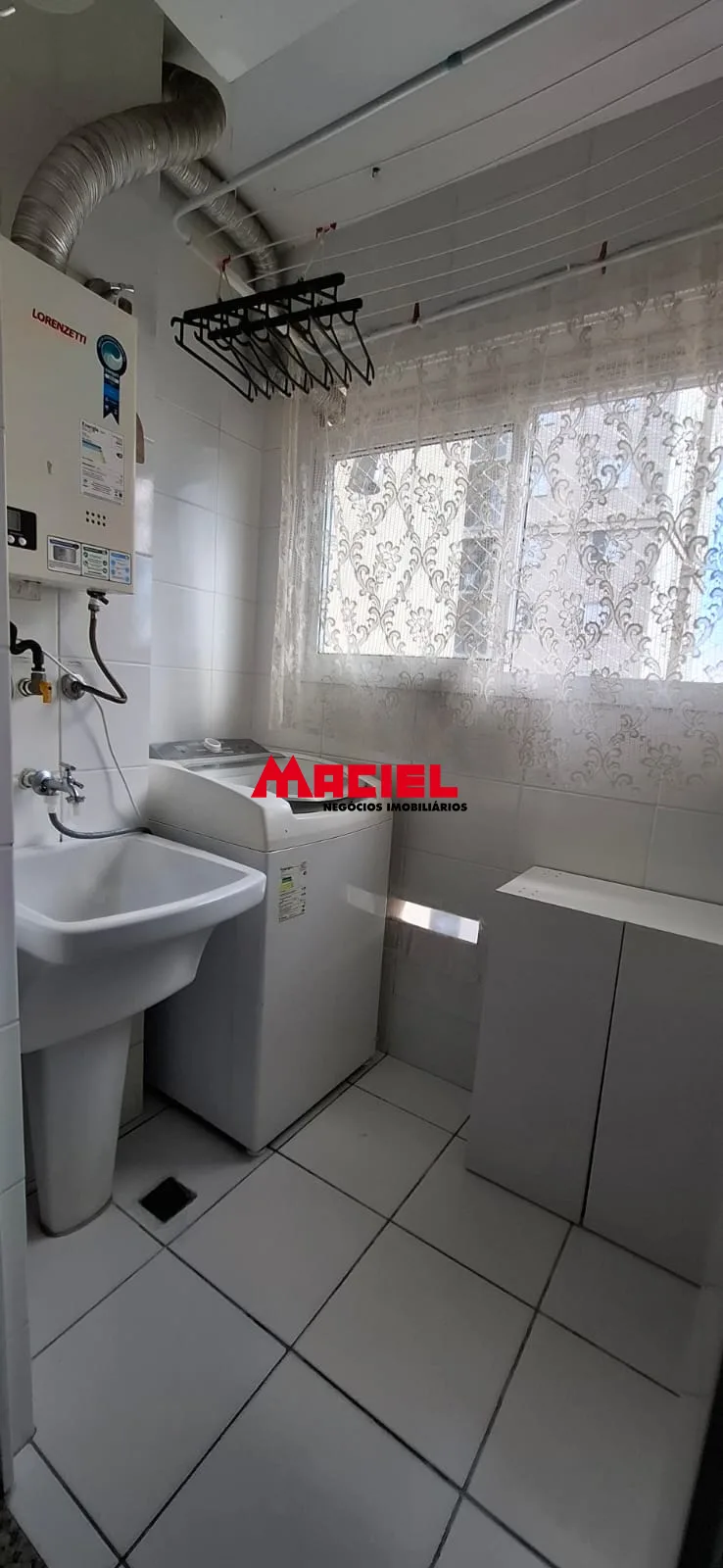 Alugar Apartamento / Padr&atilde;o em S&atilde;o Jos&eacute; dos Campos R$ 2.300,00 - Foto 4
