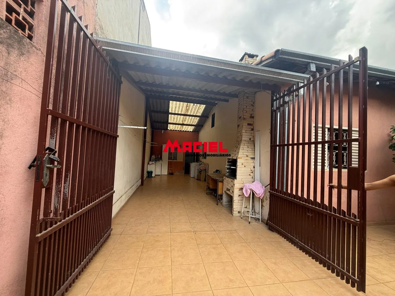 Comprar Casa / Padr&atilde;o em S&atilde;o Jos&eacute; dos Campos R$ 700.000,00 - Foto 2