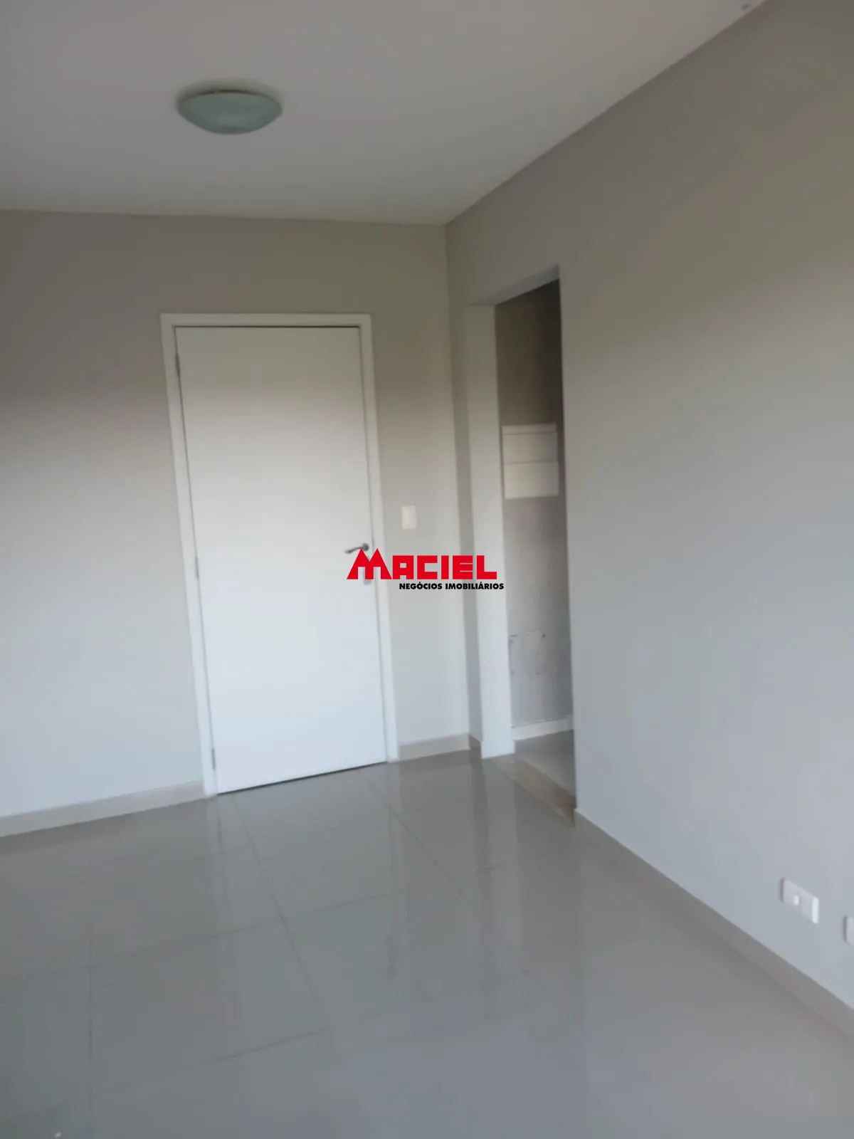 Alugar Casa / Padr&atilde;o em S&atilde;o Jos&eacute; dos Campos R$ 2.000,00 - Foto 1