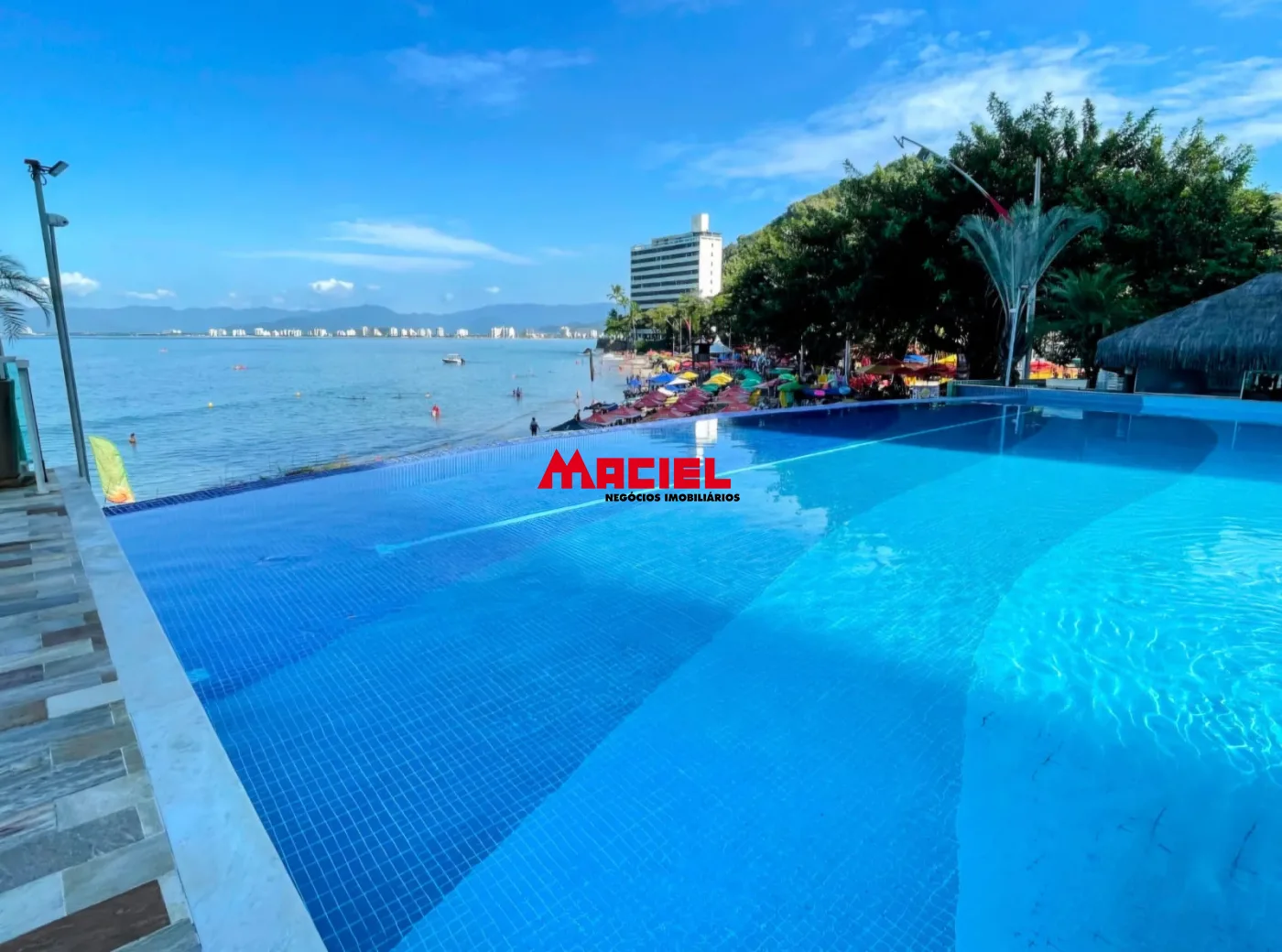 Comprar Apartamento / Padr&atilde;o em Caraguatatuba R$ 900.000,00 - Foto 2